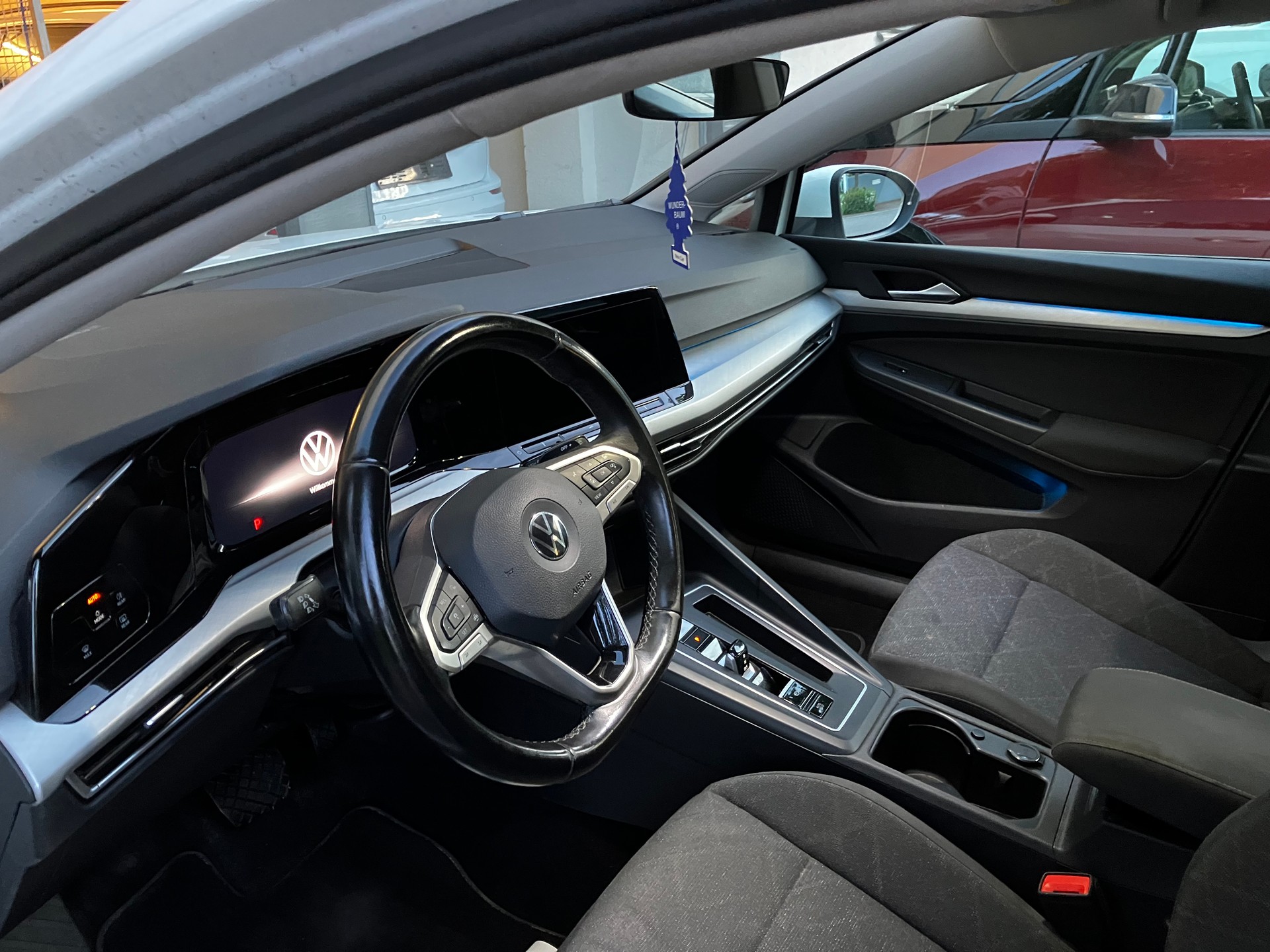 VW Golf Variant 2.0 TDI Life DSG-image-6