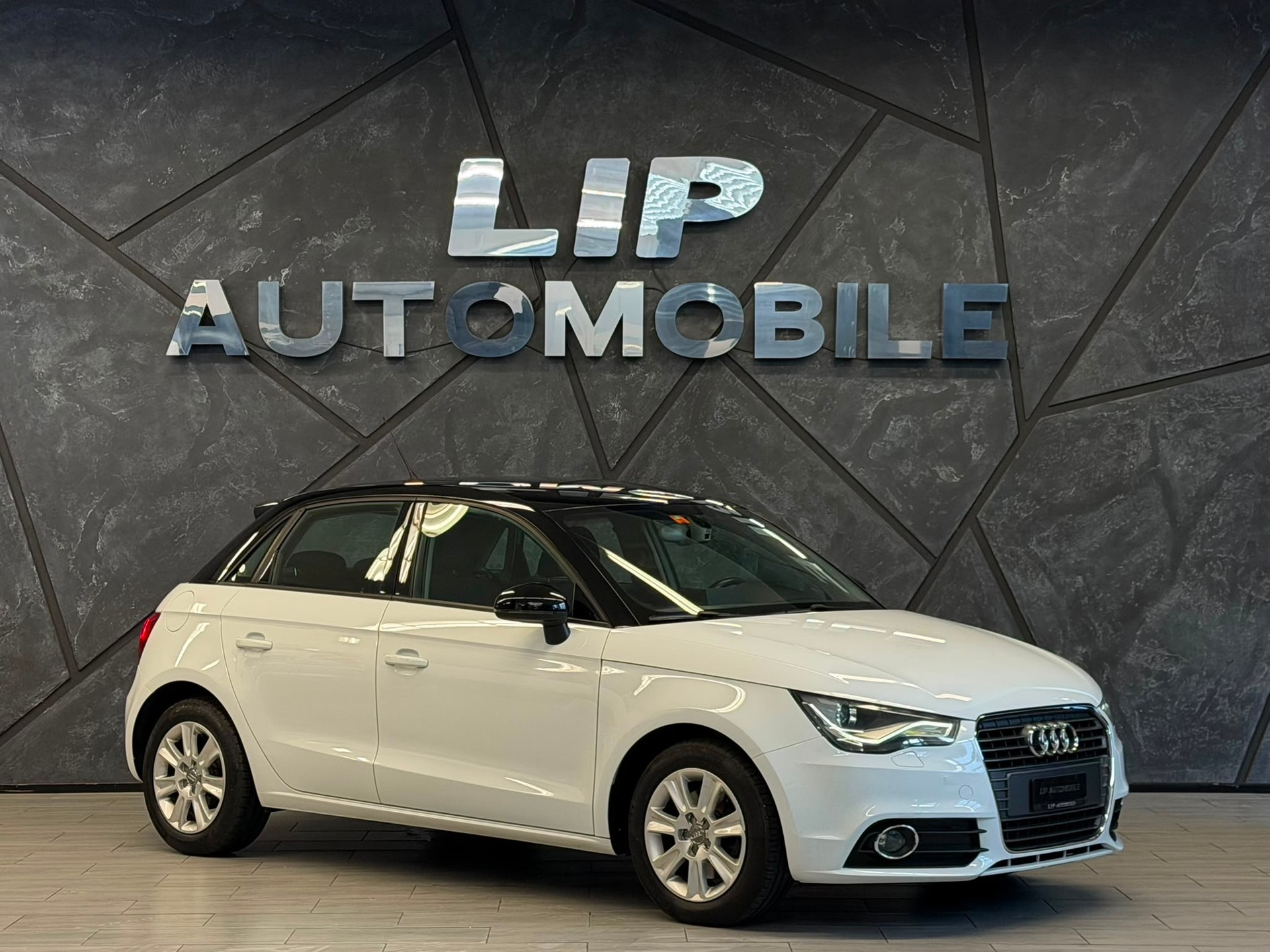AUDI A1 Sportback 1.4 TFSI Attraction S-tronic-image-2