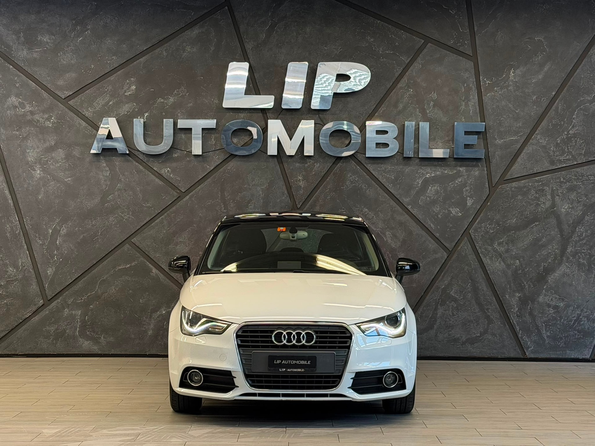 AUDI A1 Sportback 1.4 TFSI Attraction S-tronic-image-1