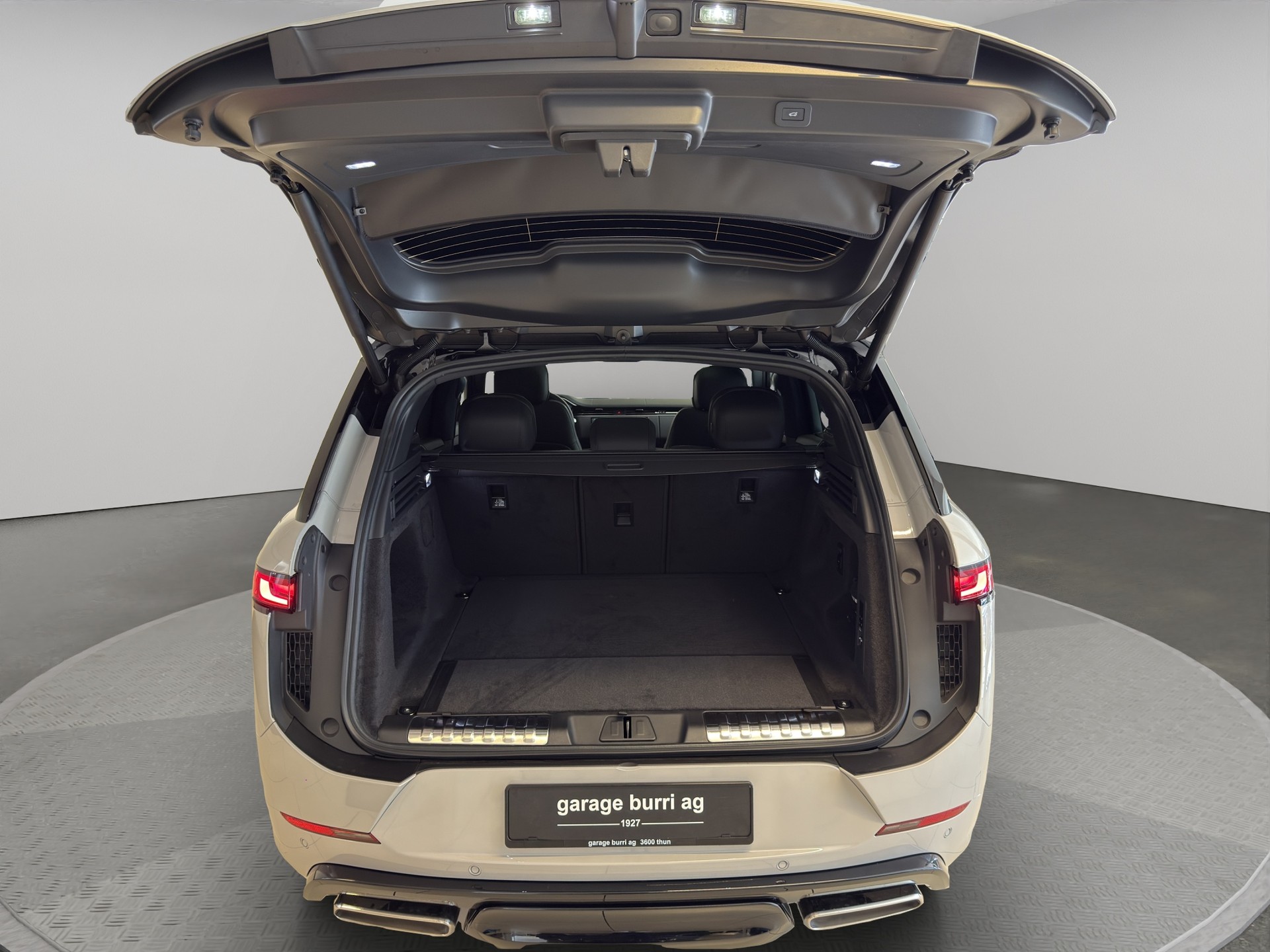 LAND ROVER Range Rover Sport 3.0 I6 P460e SE Dynamic-image-17