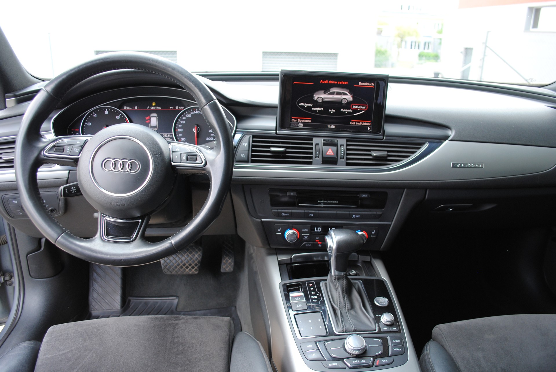 AUDI A6 Avant 3.0 TFSI V6 quattro S-tronic-image-10