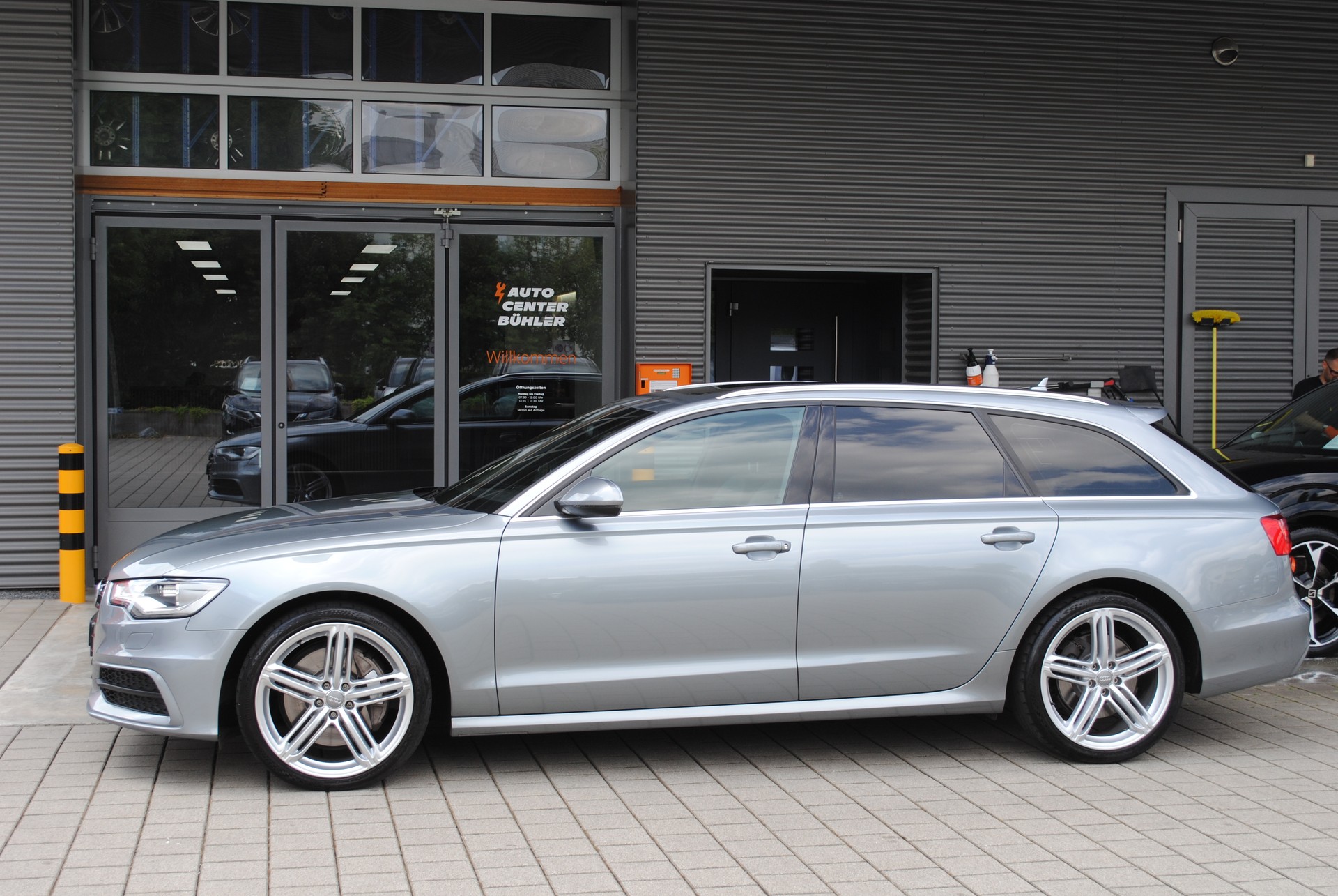 AUDI A6 Avant 3.0 TFSI V6 quattro S-tronic-image-2
