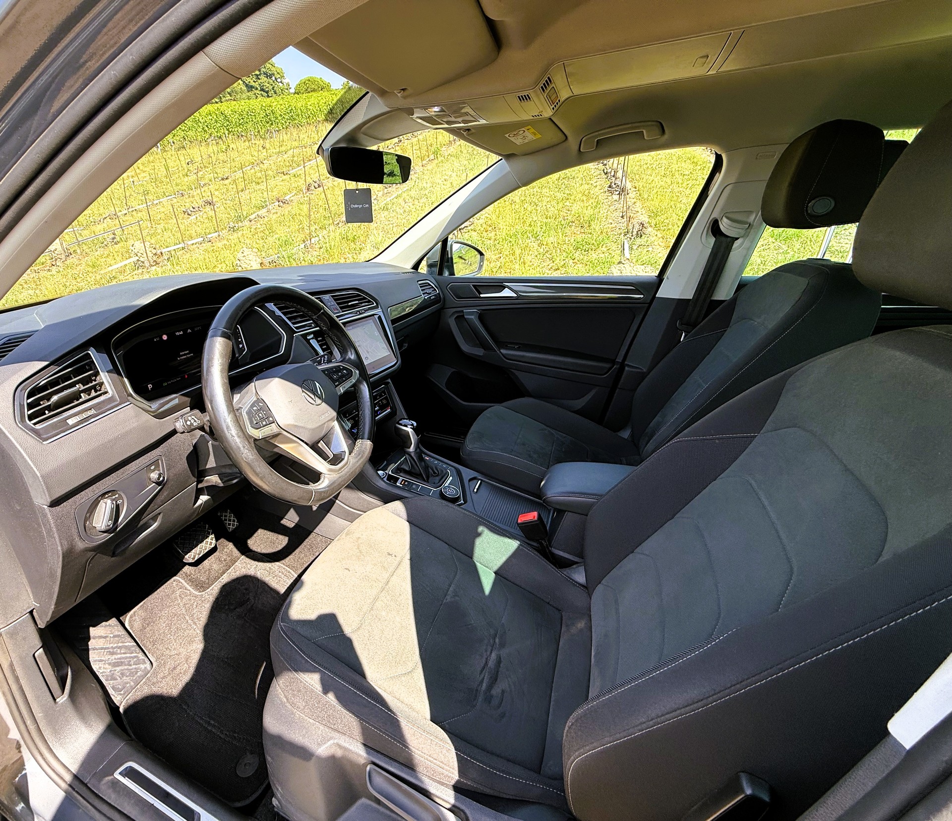 VW Tiguan 2.0 TDI SCR Elegance 4Motion DSG-image-11