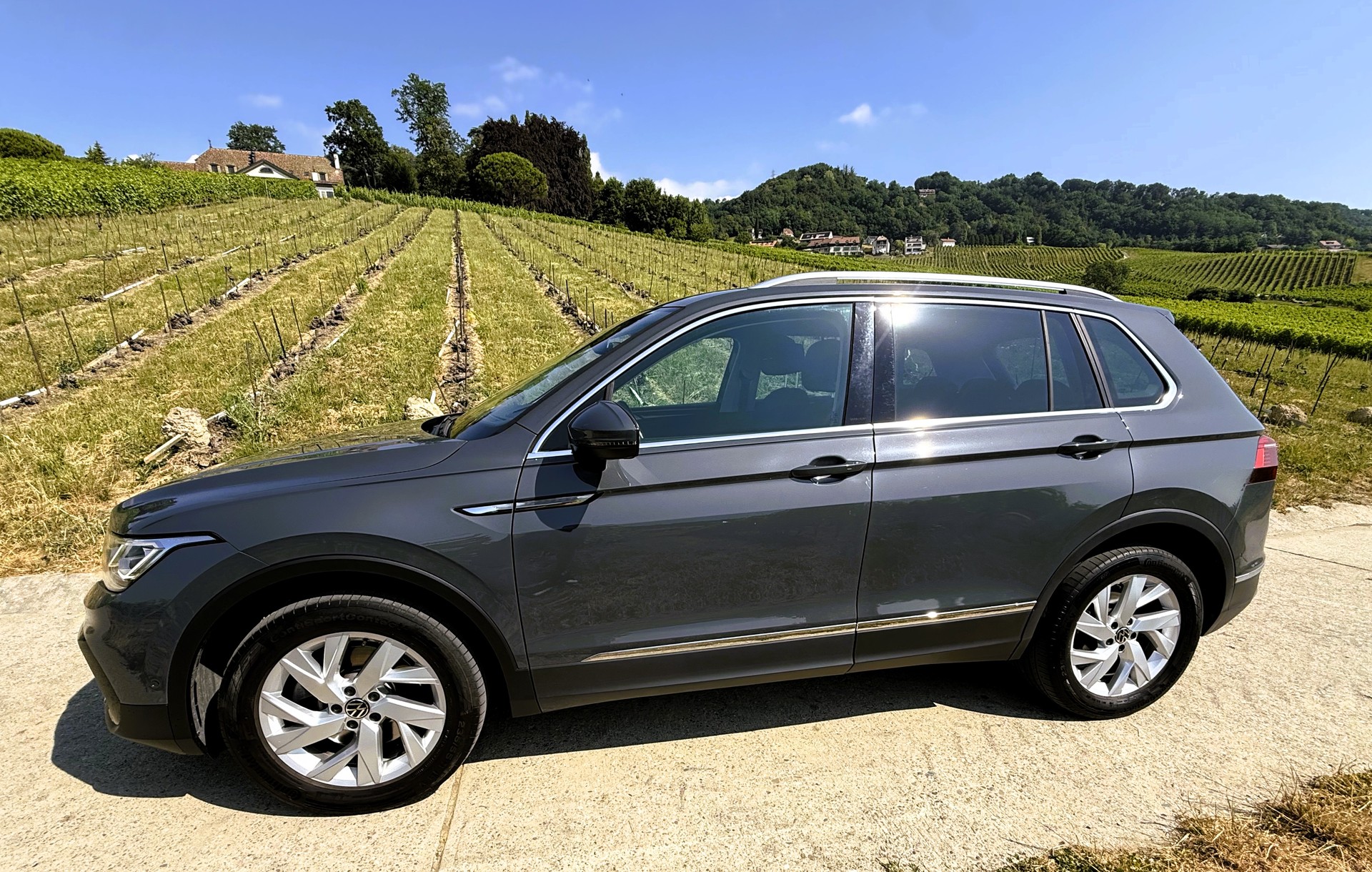 VW Tiguan 2.0 TDI SCR Elegance 4Motion DSG-image-3