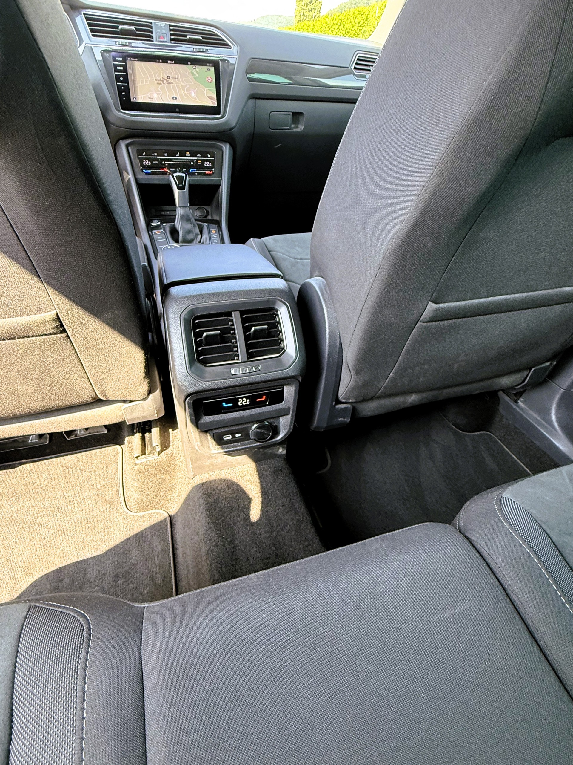 VW Tiguan 2.0 TDI SCR Elegance 4Motion DSG-image-17