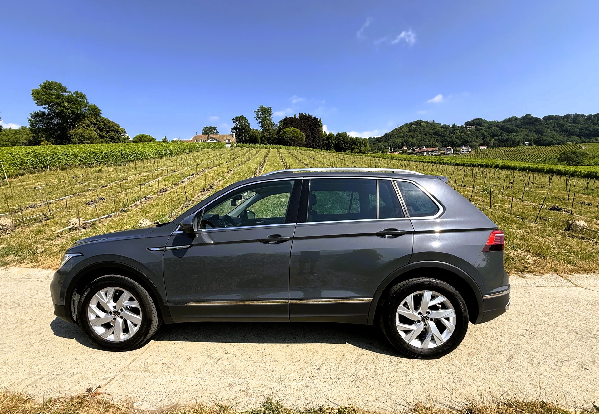 VW Tiguan 2.0 TDI SCR Elegance 4Motion DSG-image-4