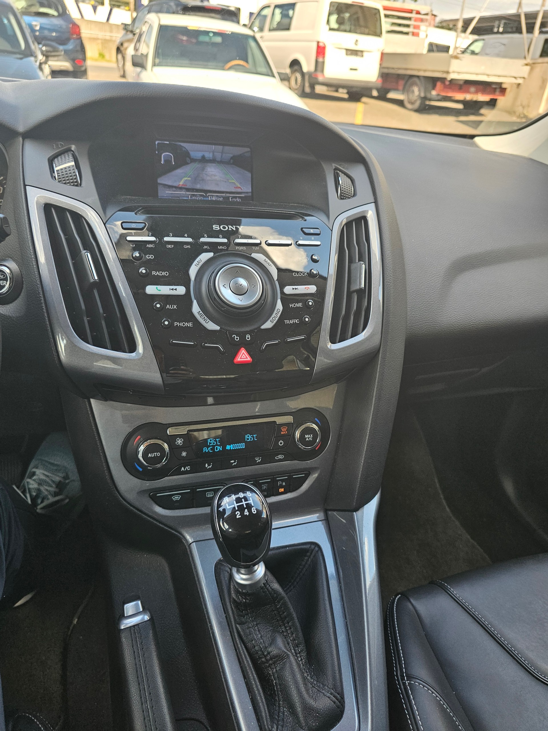 FORD Focus 1.6 SCTi Trend-image-5