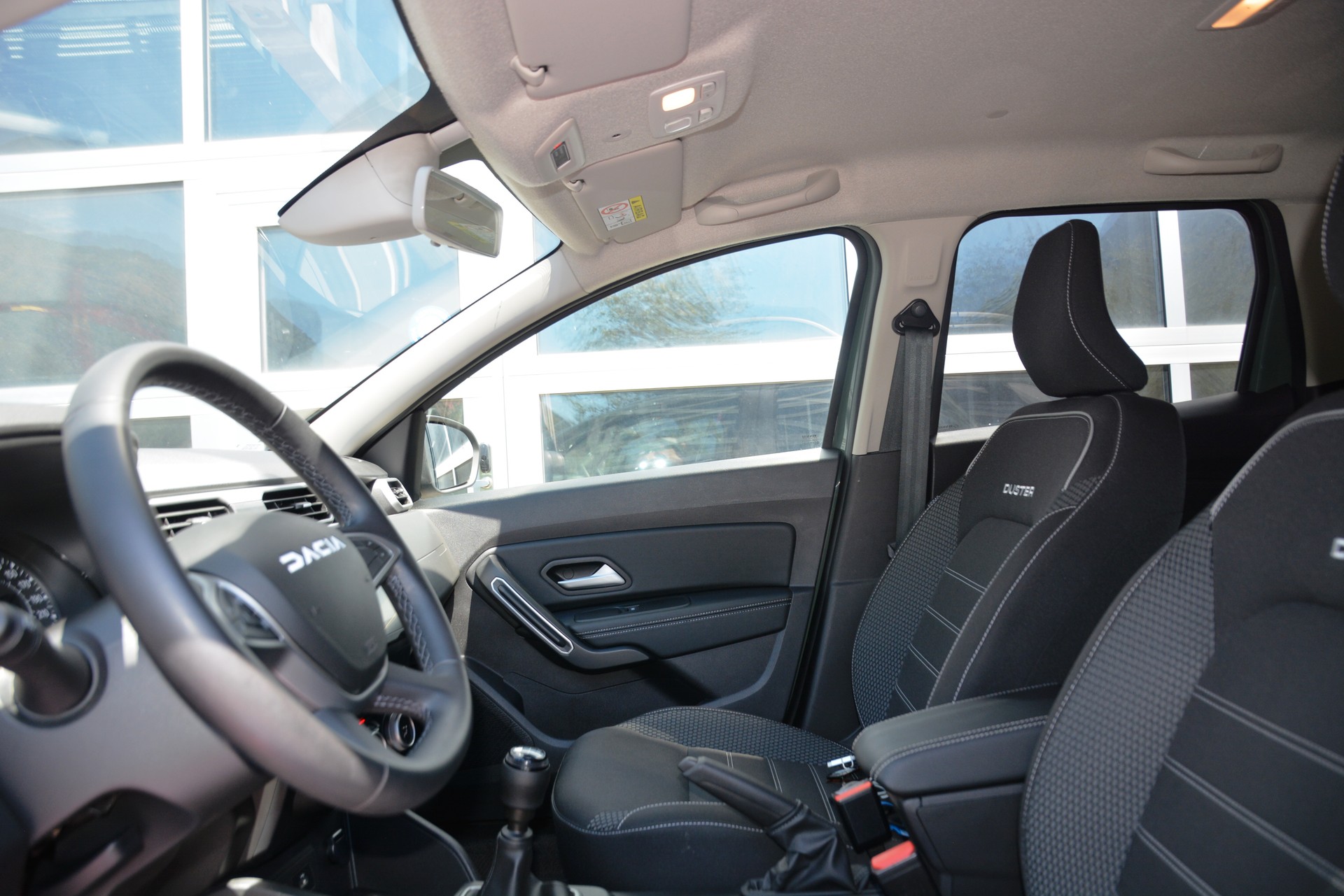 DACIA Duster TCe 150 Journey+ 4x4-image-15