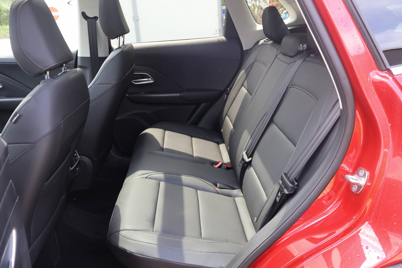 MG ZS 1.5 Hybrid+ Luxury-image-15