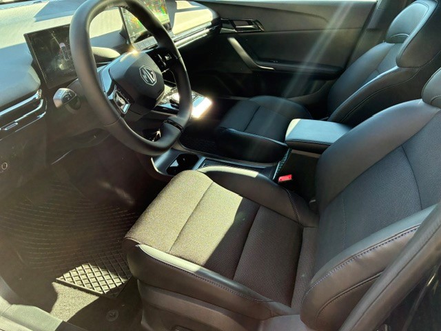 MG Luxury-image-1
