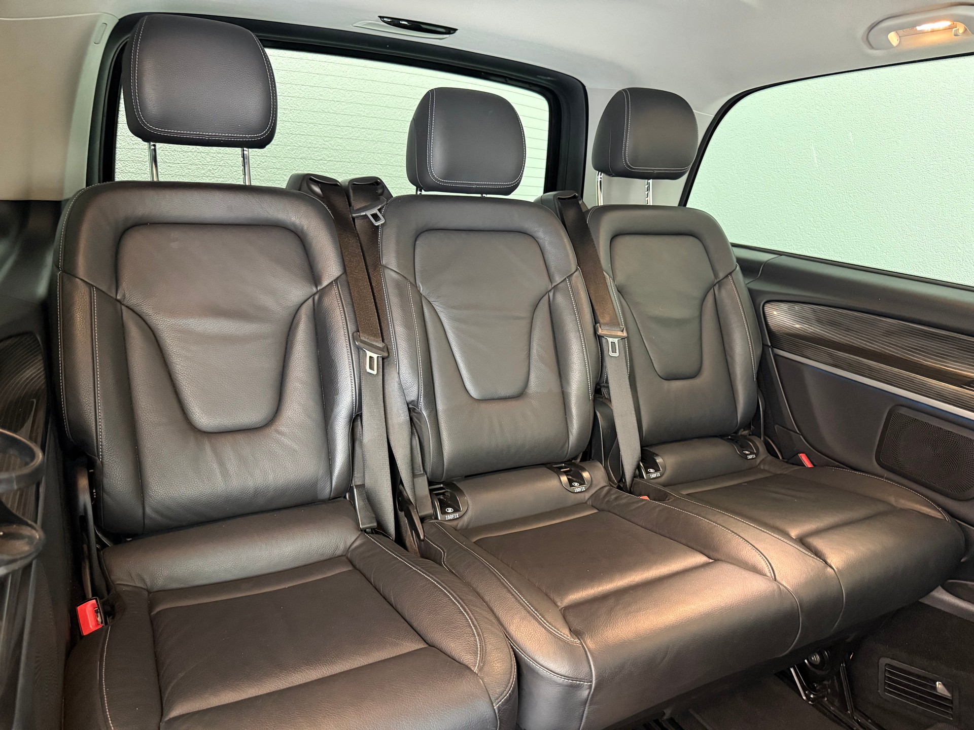 MERCEDES-BENZ V 250 d lang Van-image-19