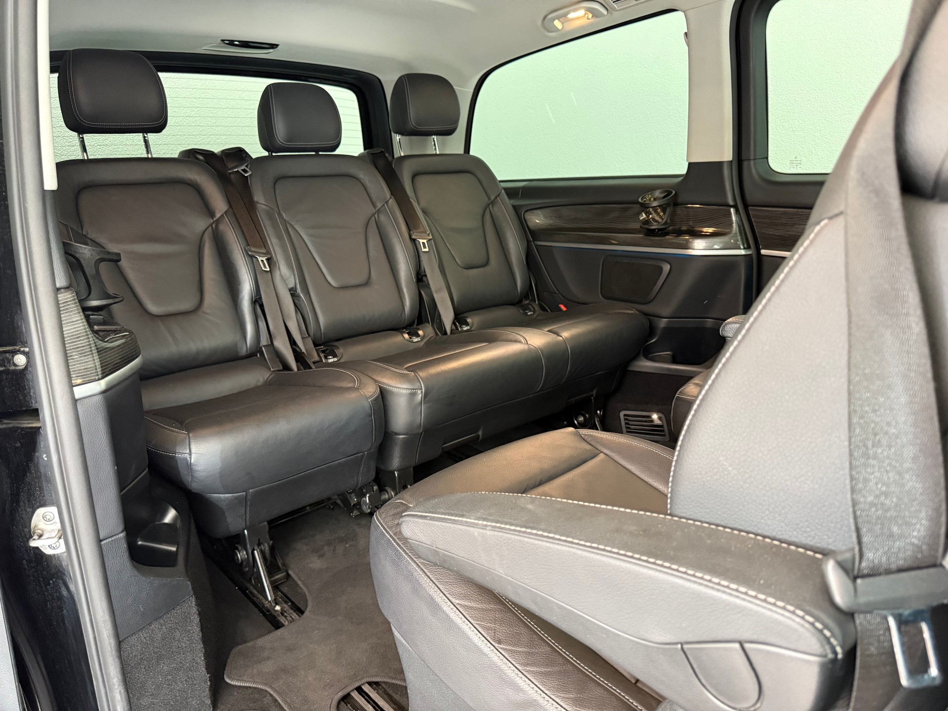 MERCEDES-BENZ V 250 d lang Van-image-17