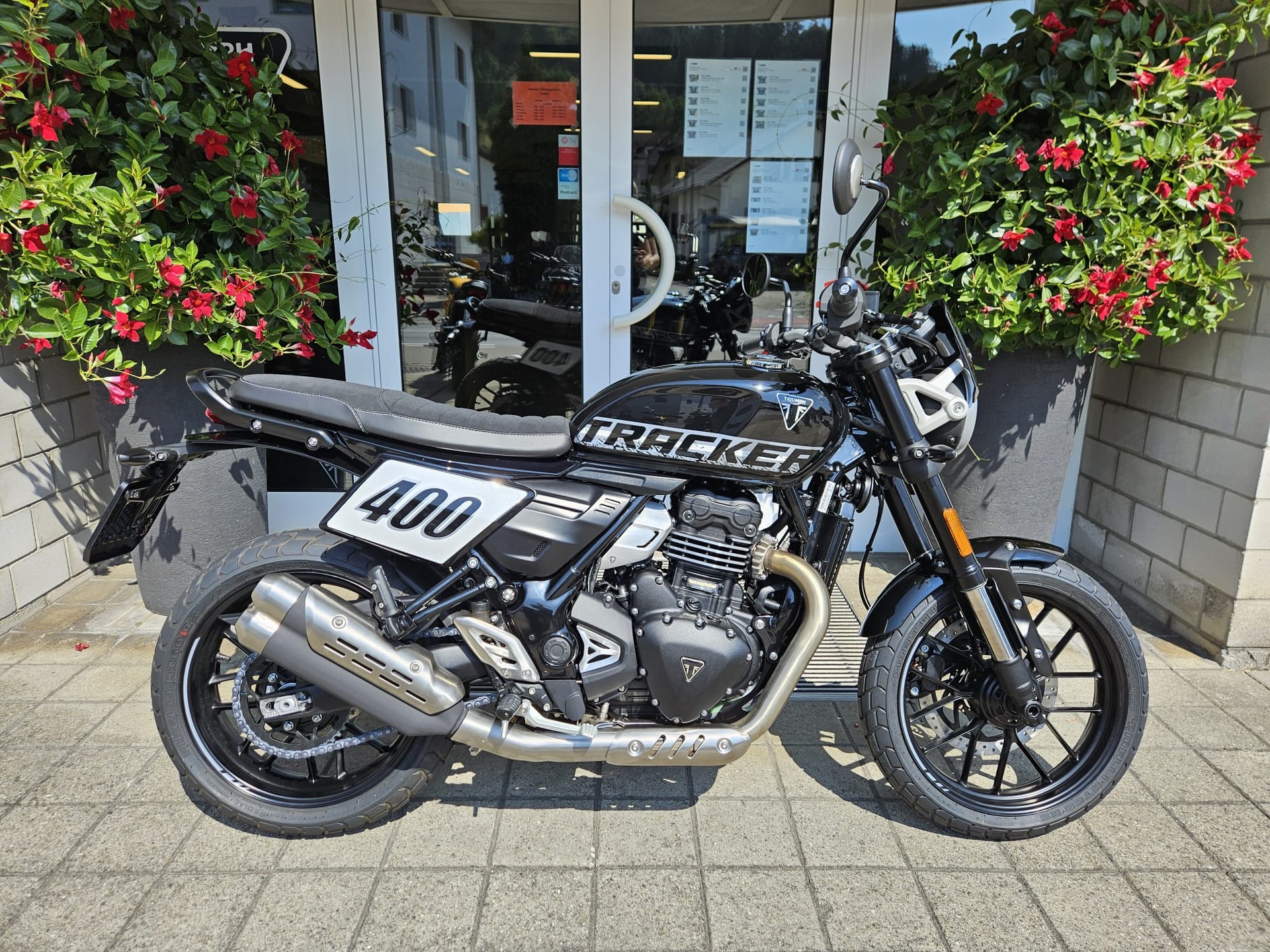 TRIUMPH Tracker 400-showroom-element-1