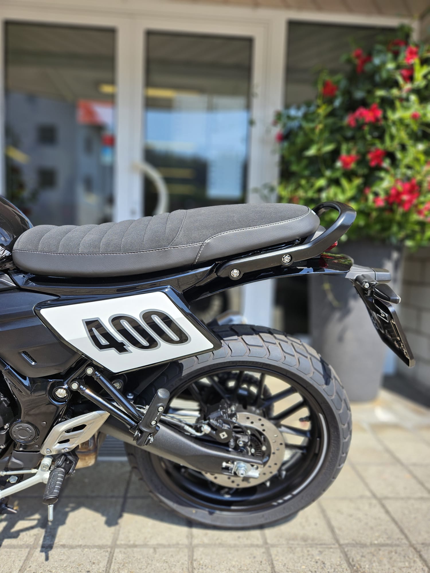 TRIUMPH Tracker 400-image-6