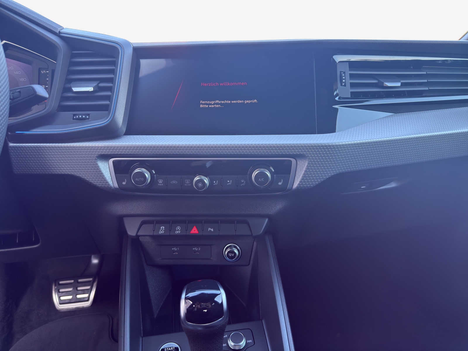 AUDI A1 Sportback 30 TFSI S Line Attraction S-tronic-image-9