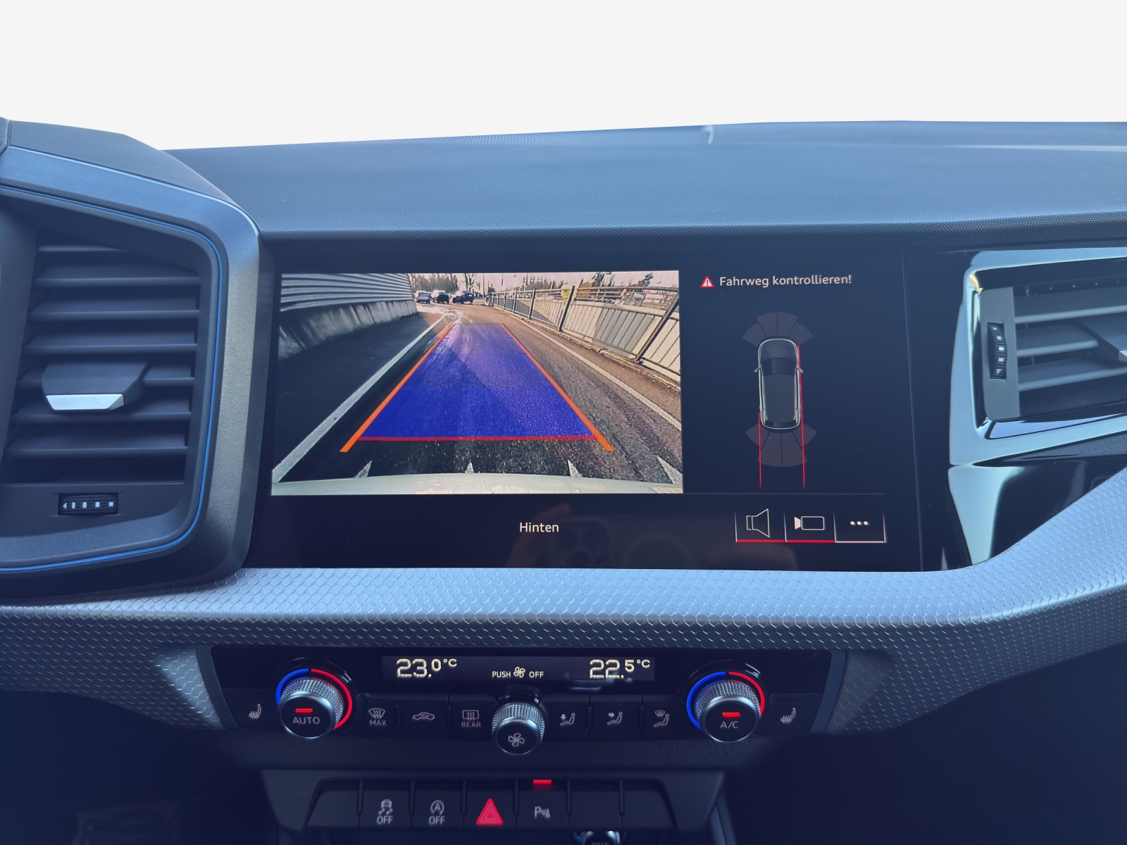 AUDI A1 Sportback 30 TFSI S Line Attraction S-tronic-image-13