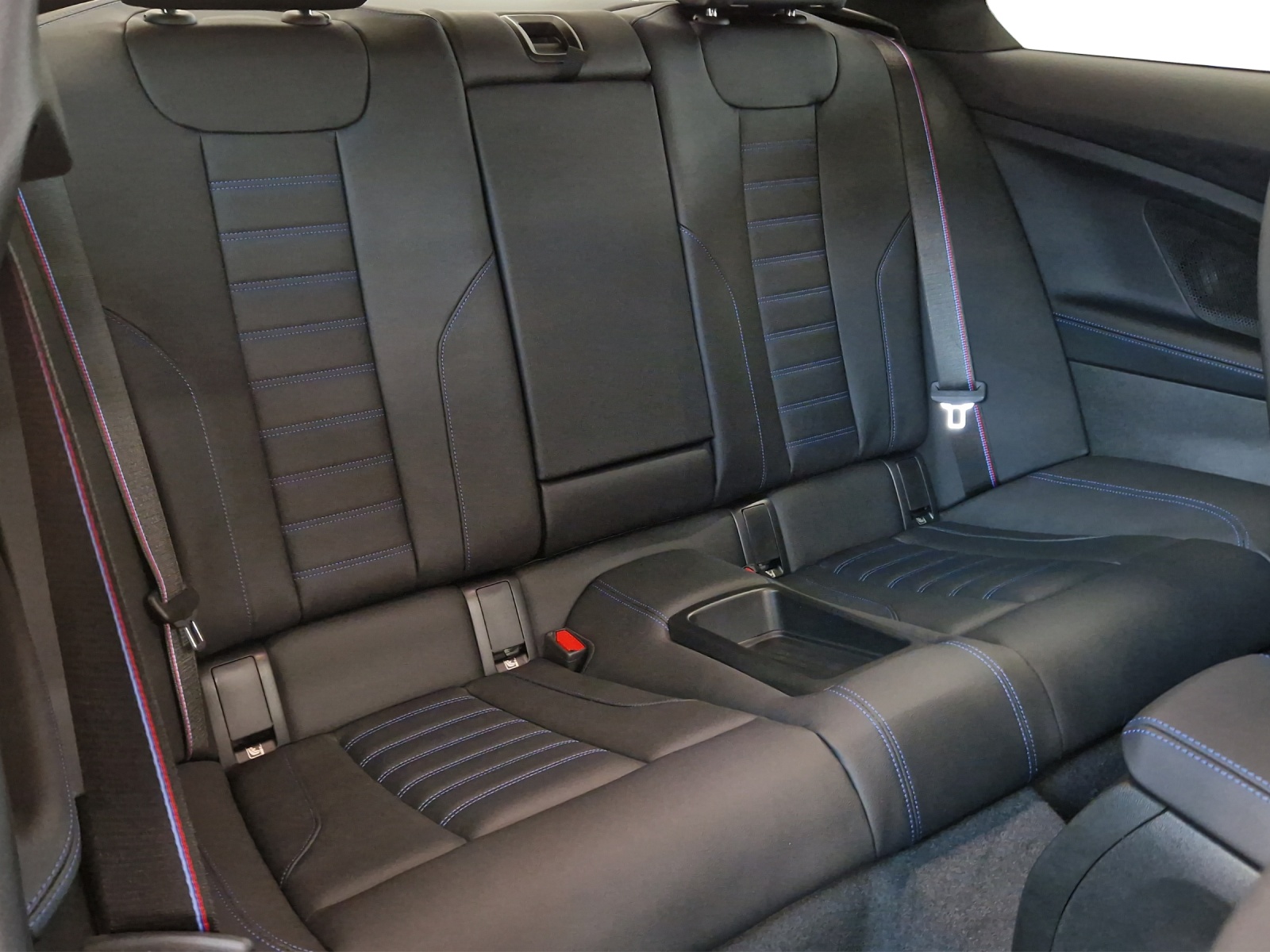 BMW M240i xDrive M Sport Pro Steptronic-image-21