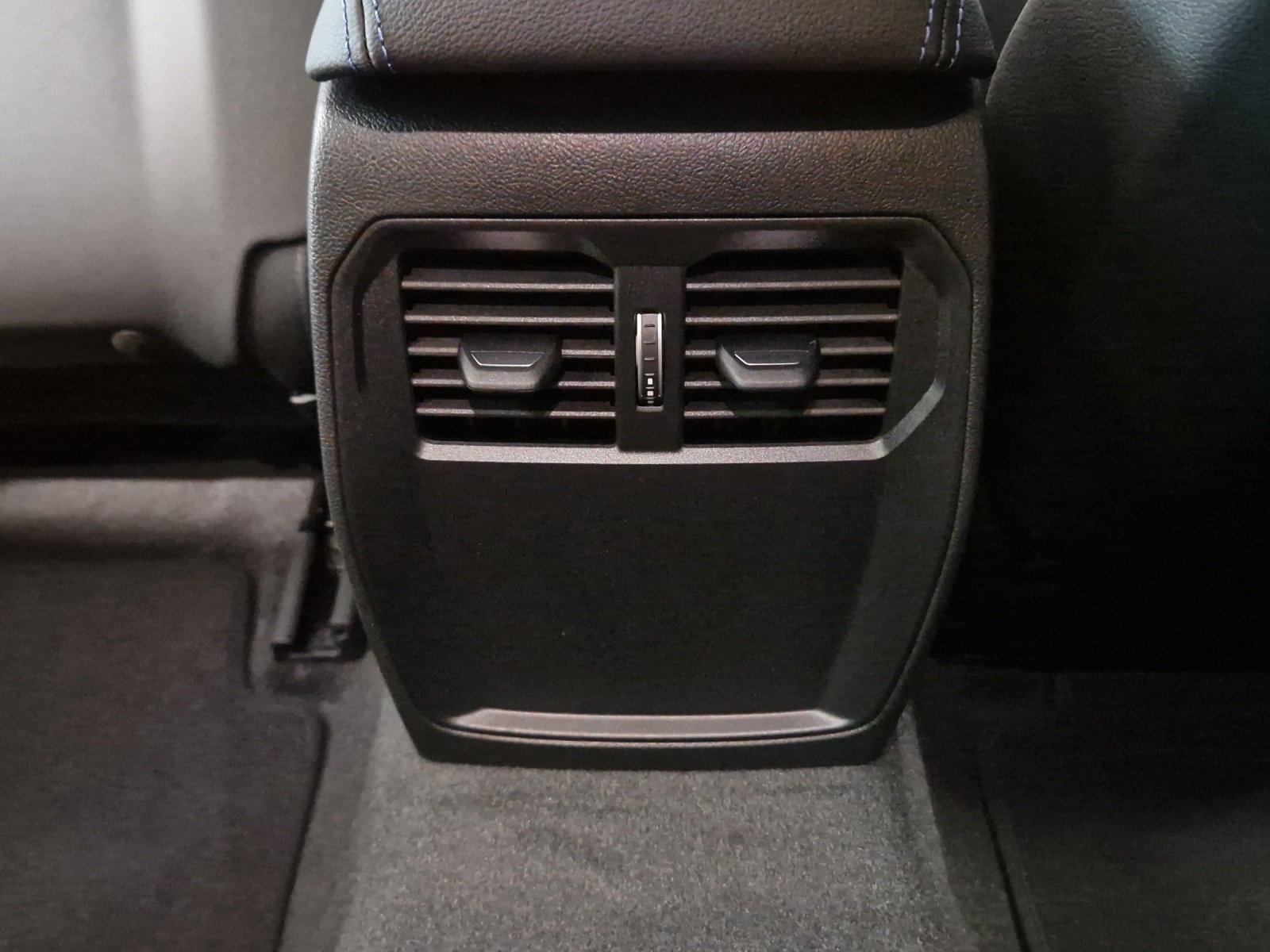 BMW M240i xDrive M Sport Pro Steptronic-image-22
