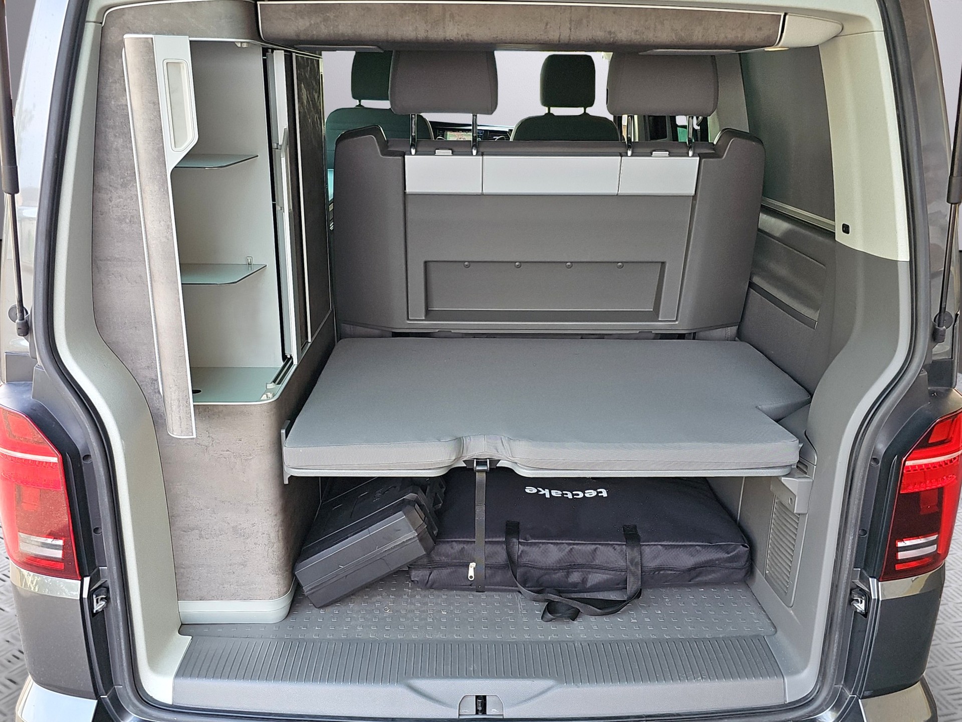 VW T6.1 California 2.0 TDI Ocean Liberty DSG-image-8