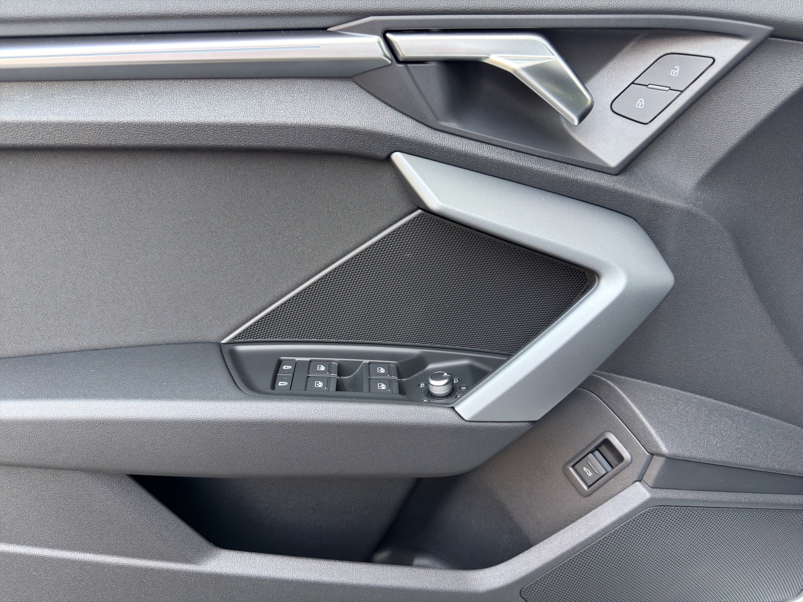 AUDI A3 Sportback TFSI 150 kW quattro advanced S tronic-image-8
