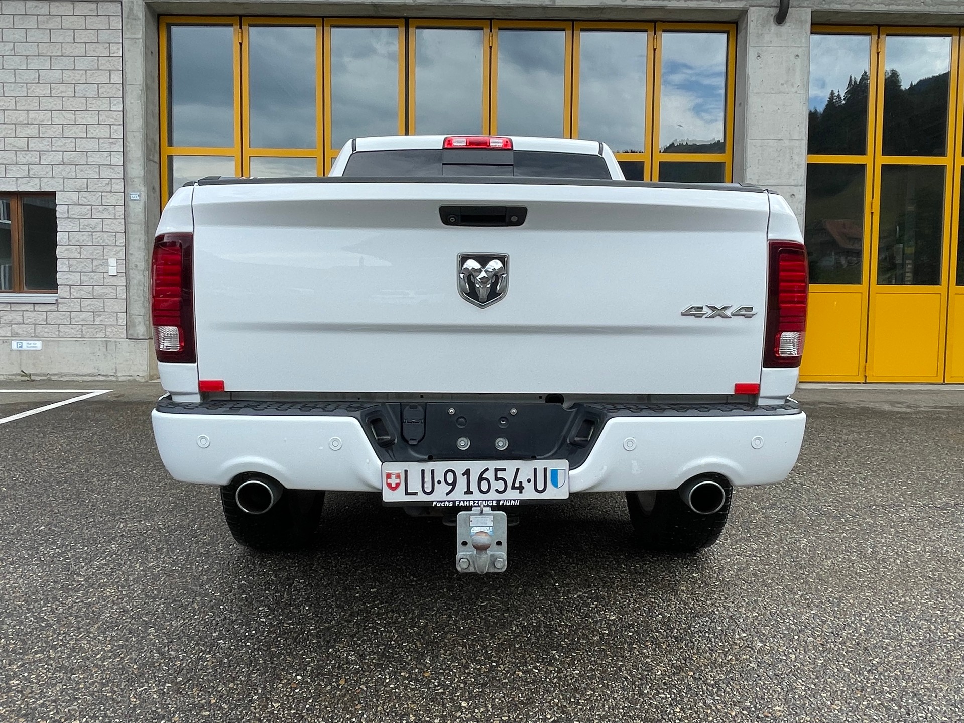 DODGE 1500 5.7 HEMI V8 Sport-image-4