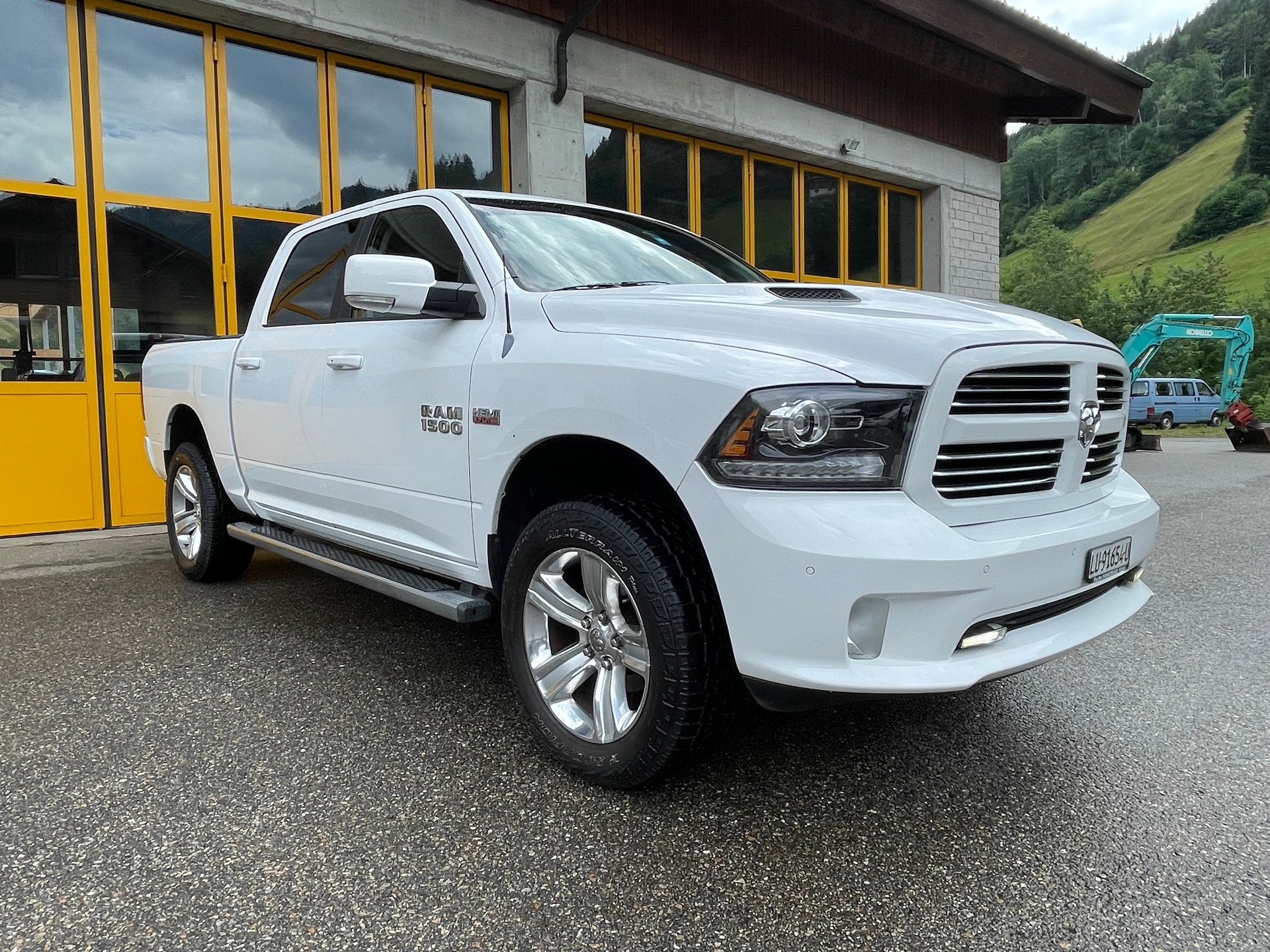 DODGE 1500 5.7 HEMI V8 Sport-image-8