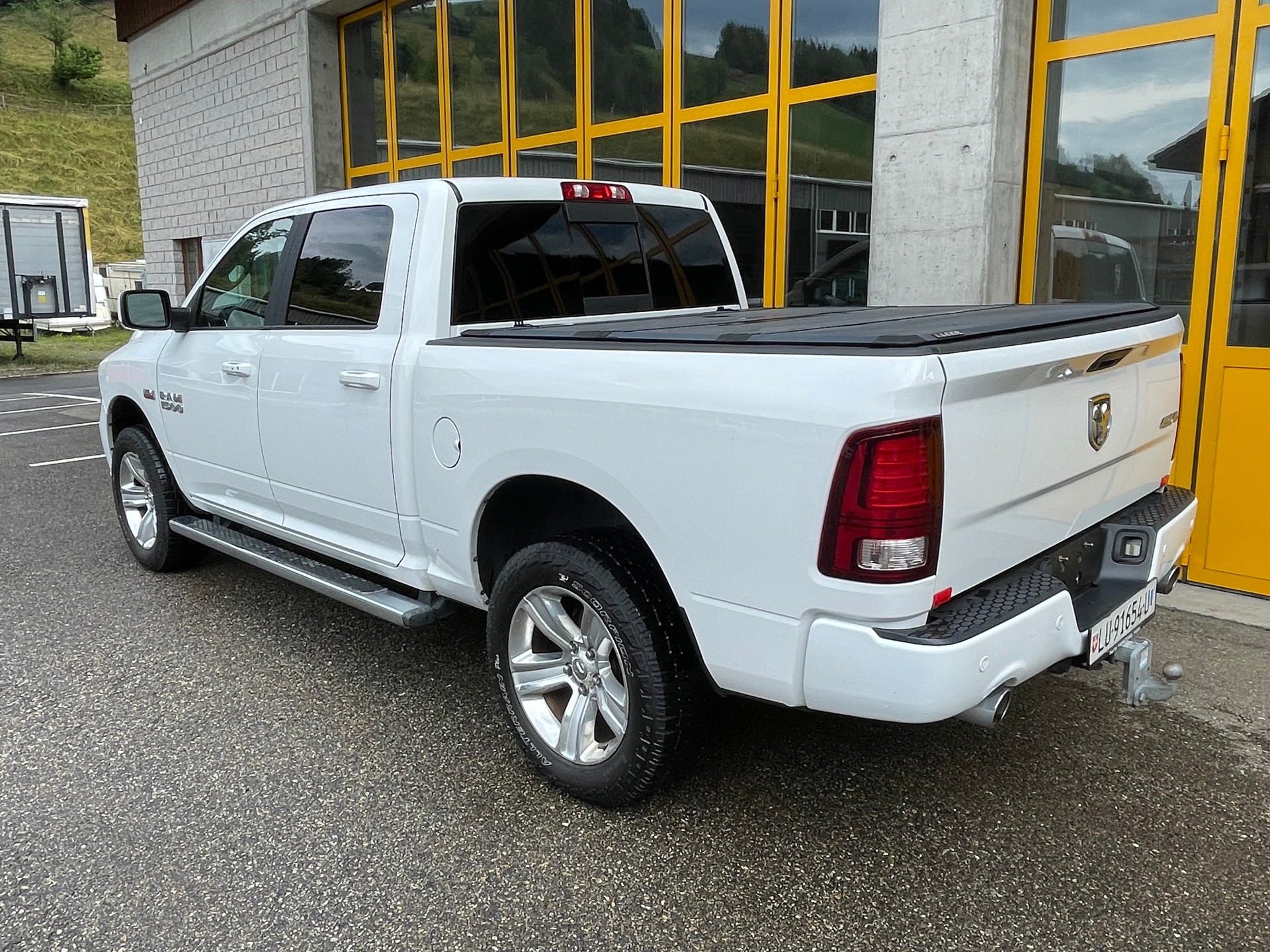 DODGE 1500 5.7 HEMI V8 Sport-image-3