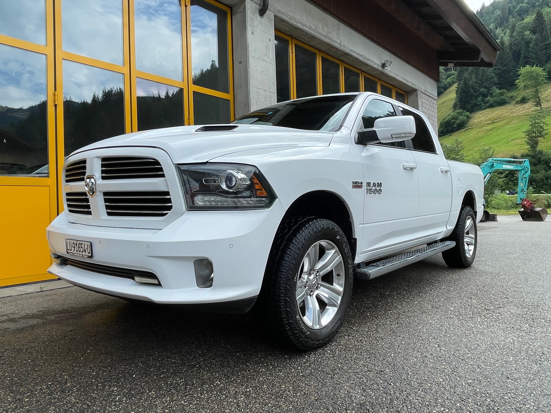 DODGE 1500 5.7 HEMI V8 Sport-image-2