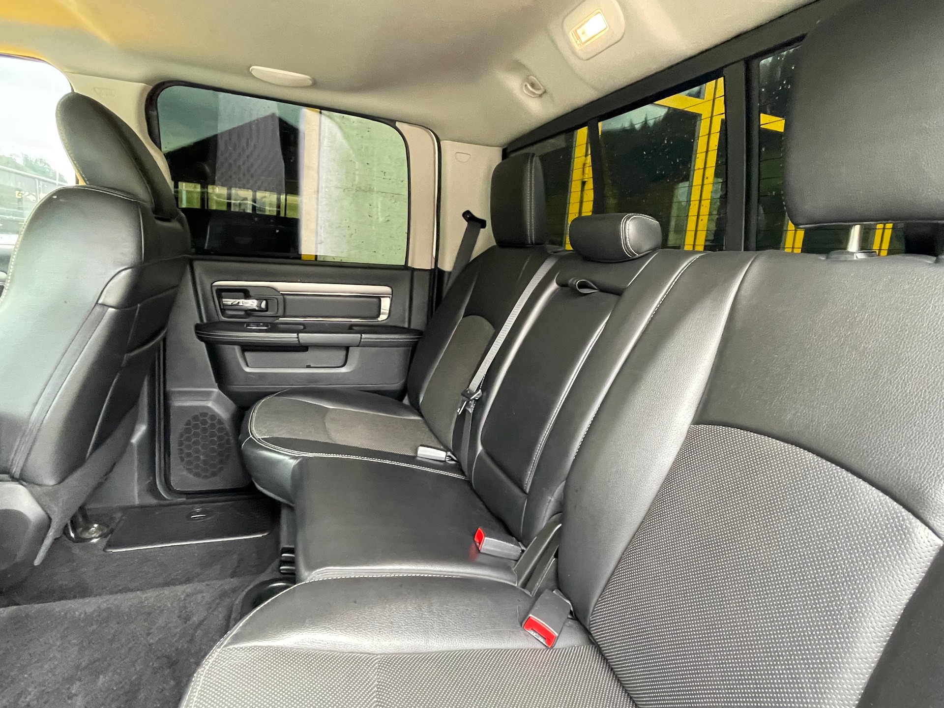 DODGE 1500 5.7 HEMI V8 Sport-image-13