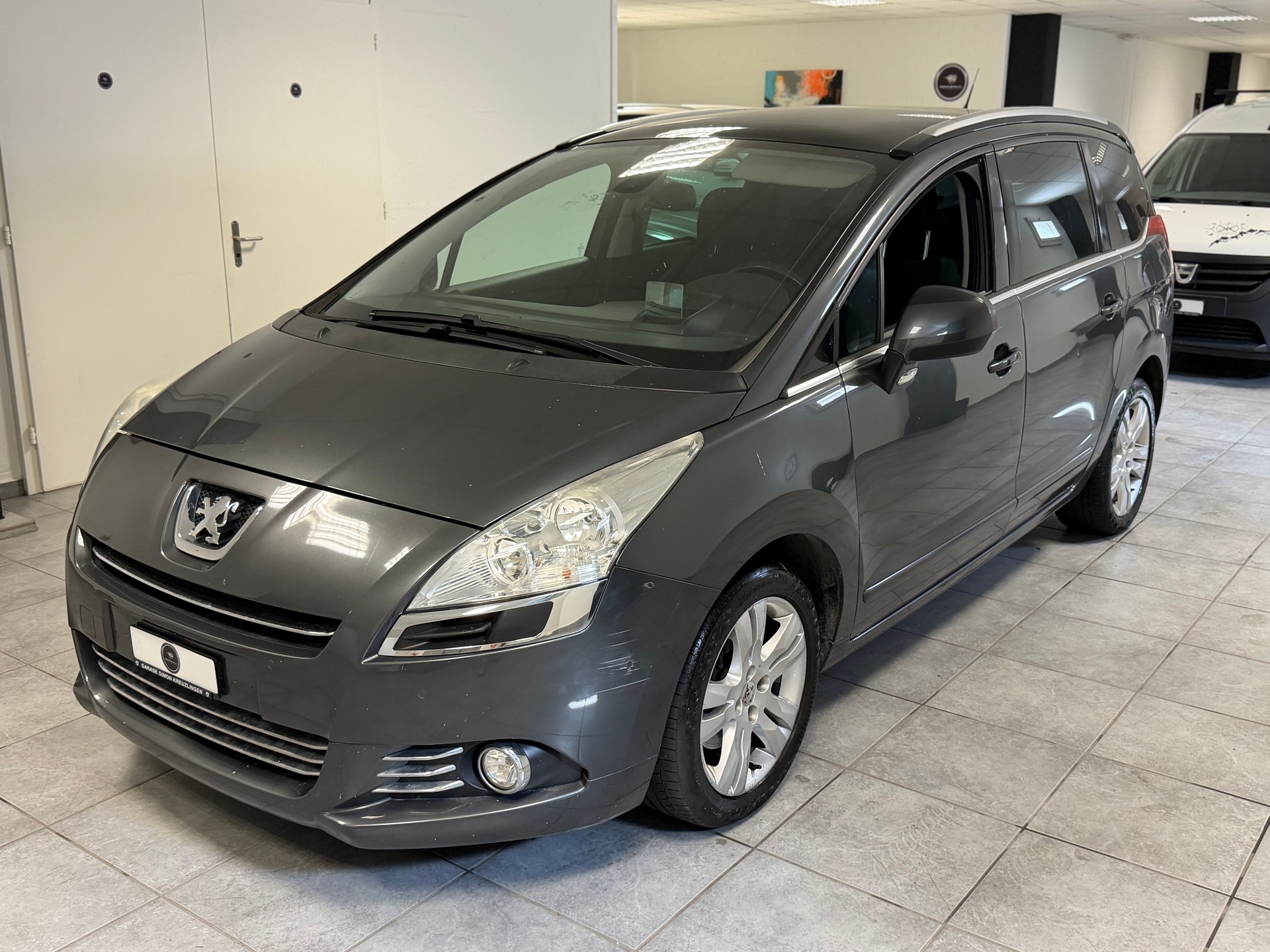 PEUGEOT 5008 1.6 16V T Sport Pack-image-0
