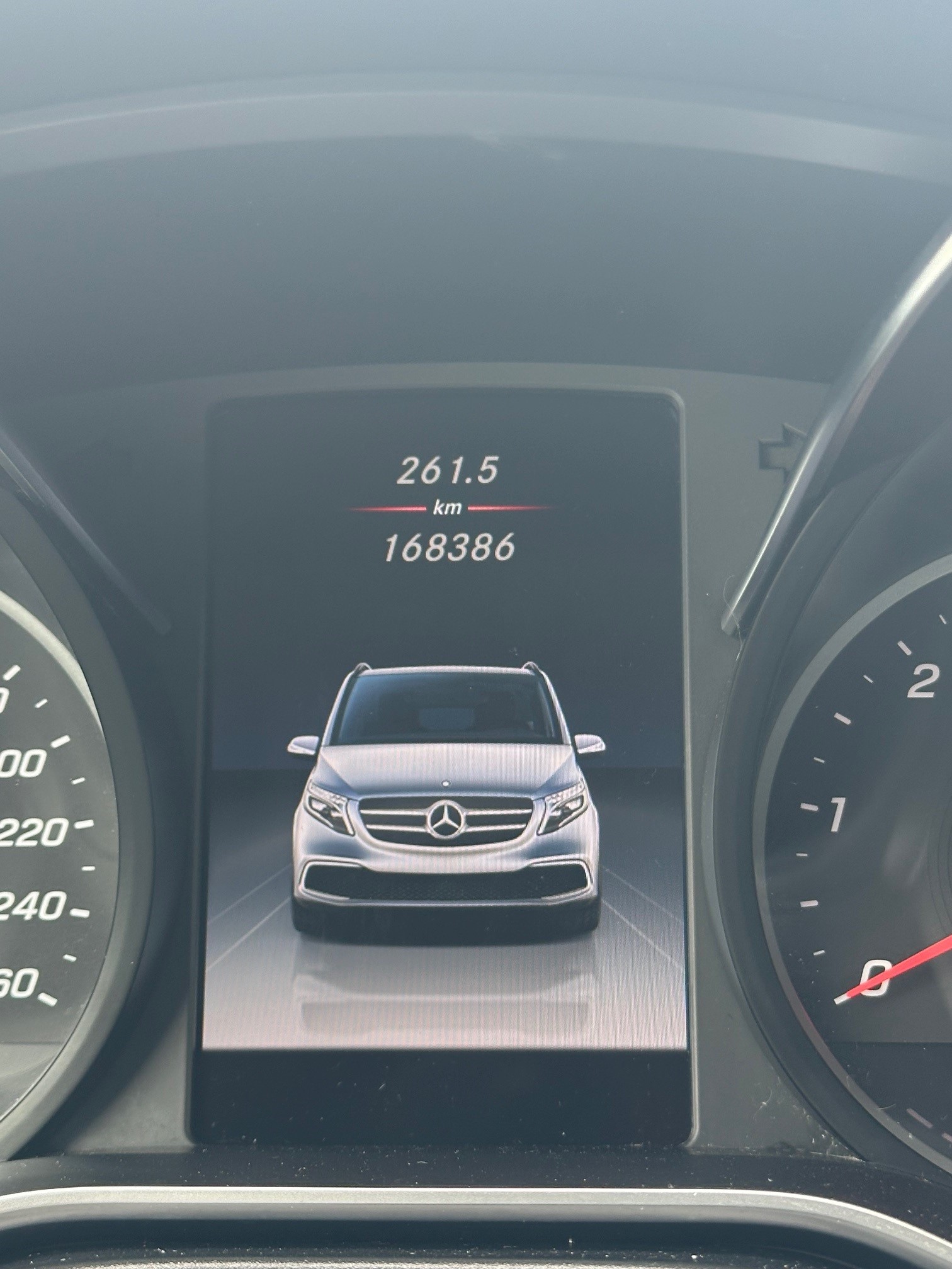 MERCEDES-BENZ V 250 d Avantgarde lang 4matic-image-3