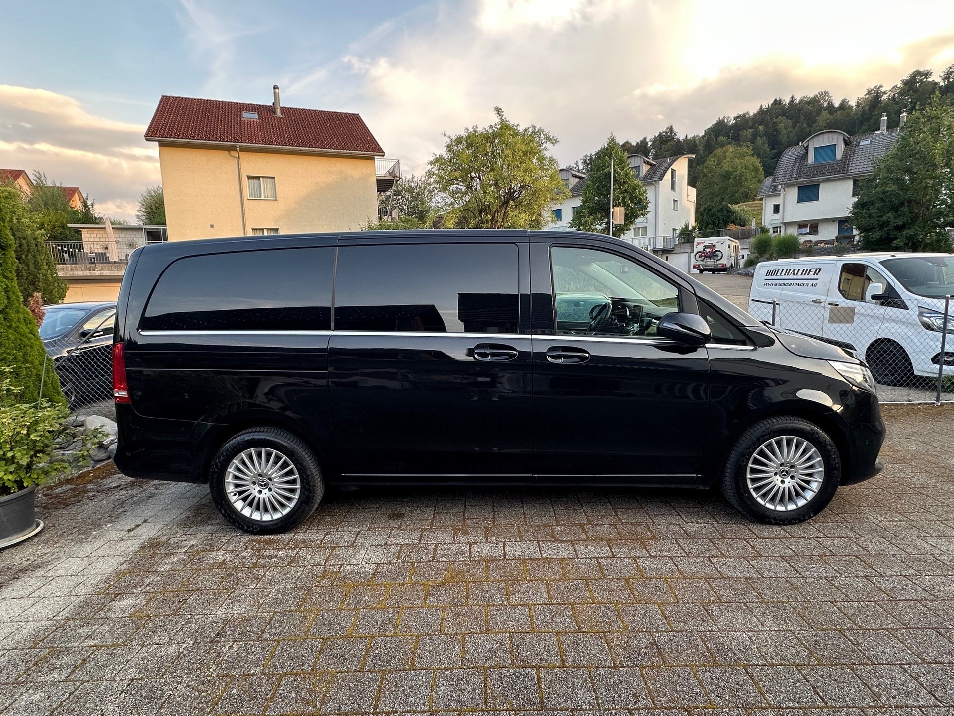 MERCEDES-BENZ V 250 d Avantgarde lang 4matic-image-1