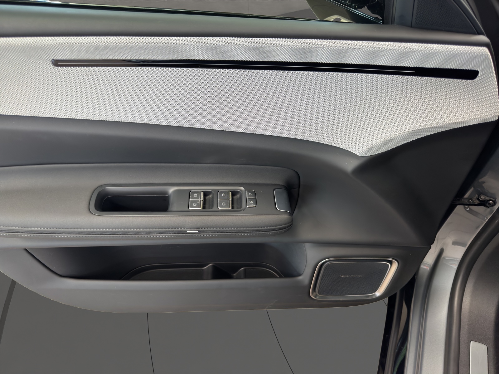POLESTAR 4 Long Range Dual Motor-image-11
