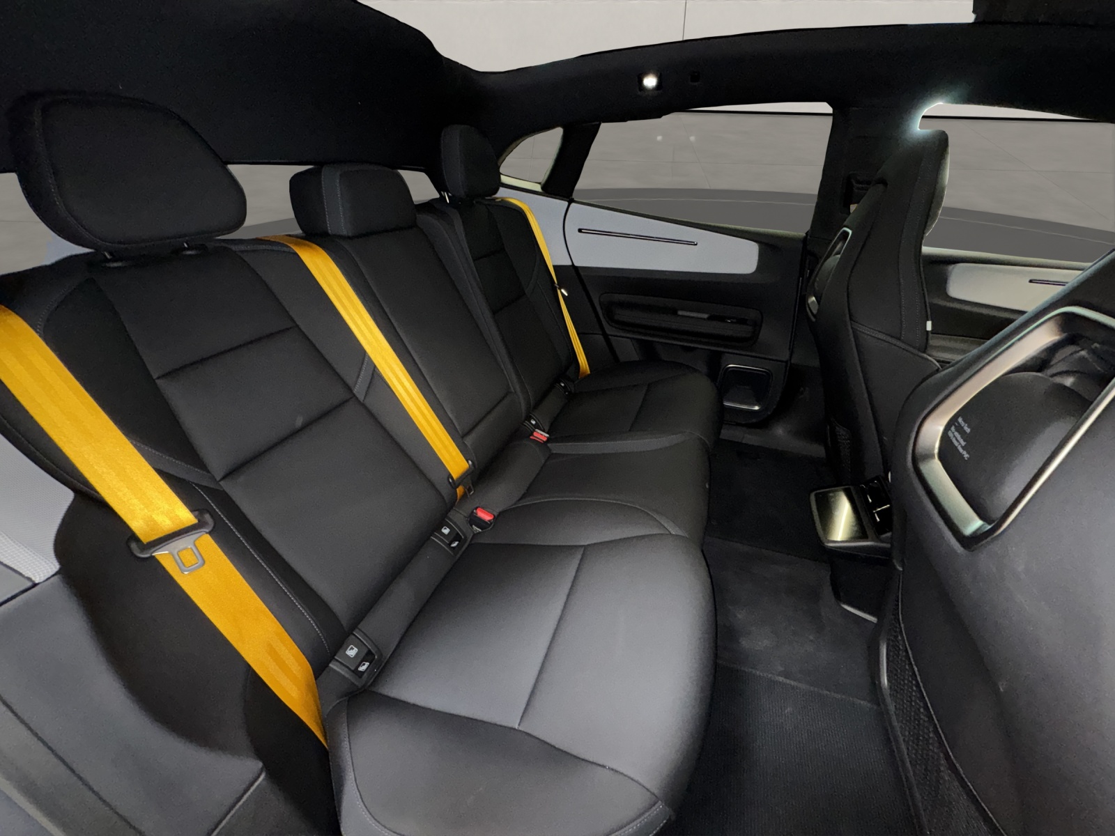 POLESTAR 4 Long Range Dual Motor-image-14
