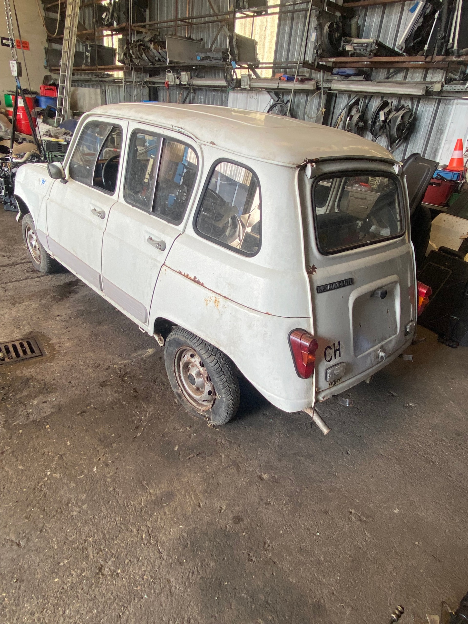 RENAULT R4 1100 GTL-image-2