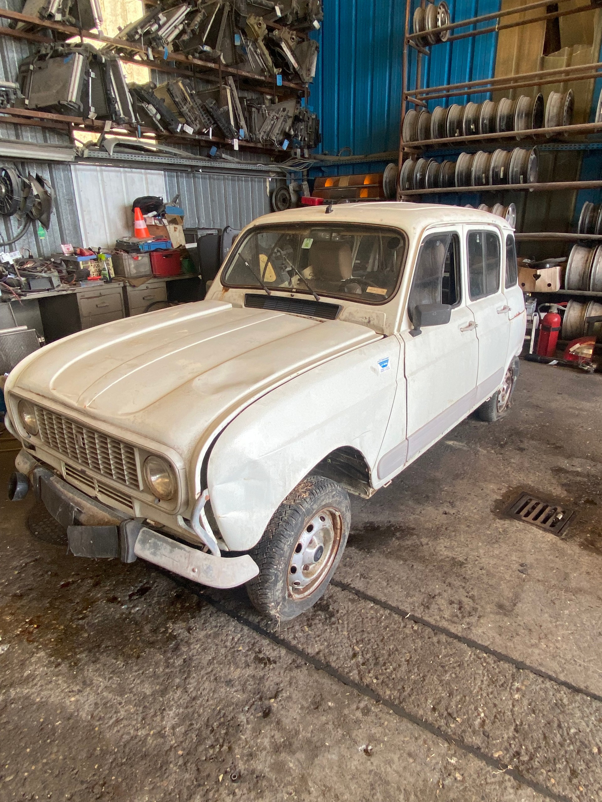 RENAULT R4 1100 GTL-image-1