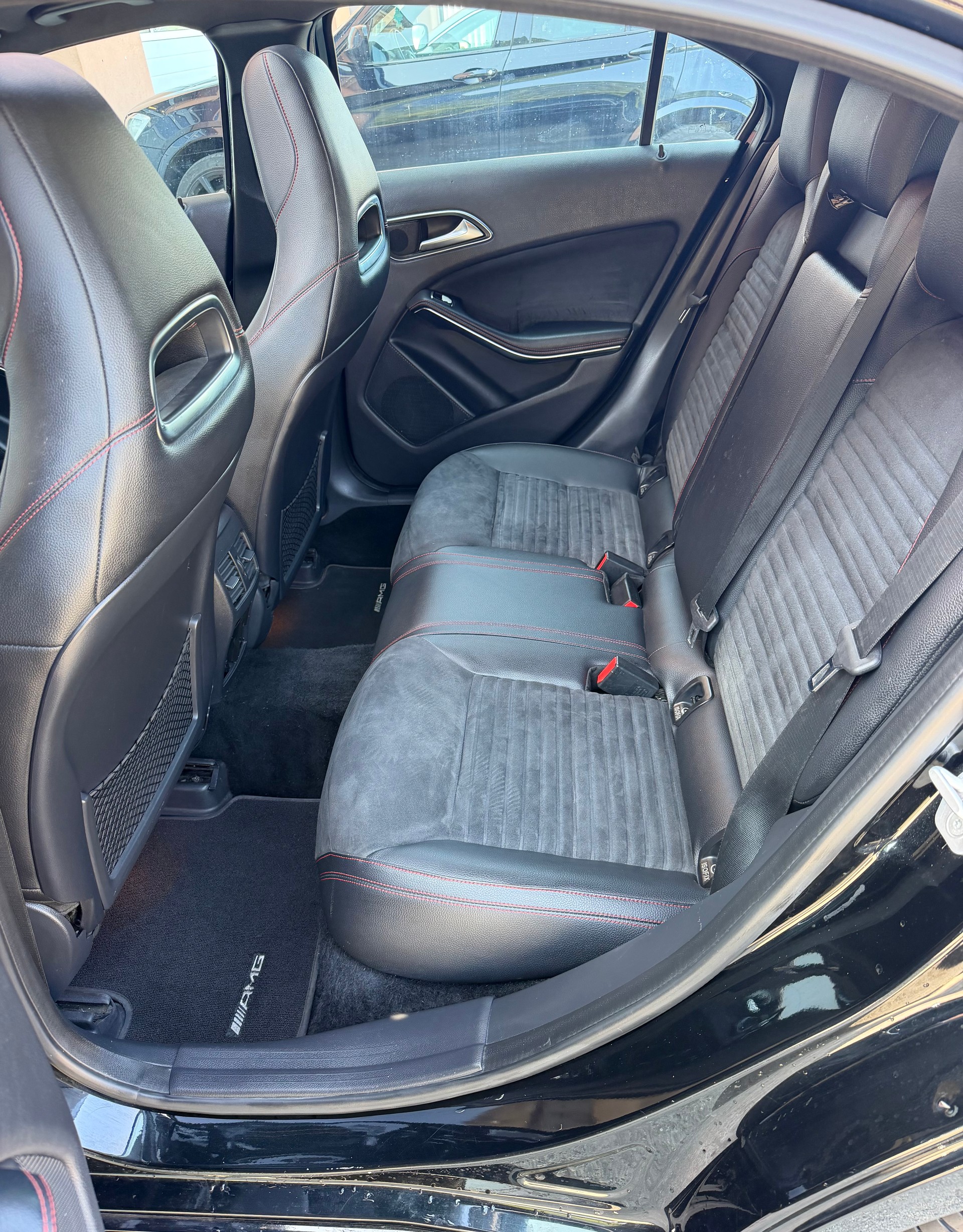 MERCEDES-BENZ A 250 AMG Line 7G-DCT-image-13