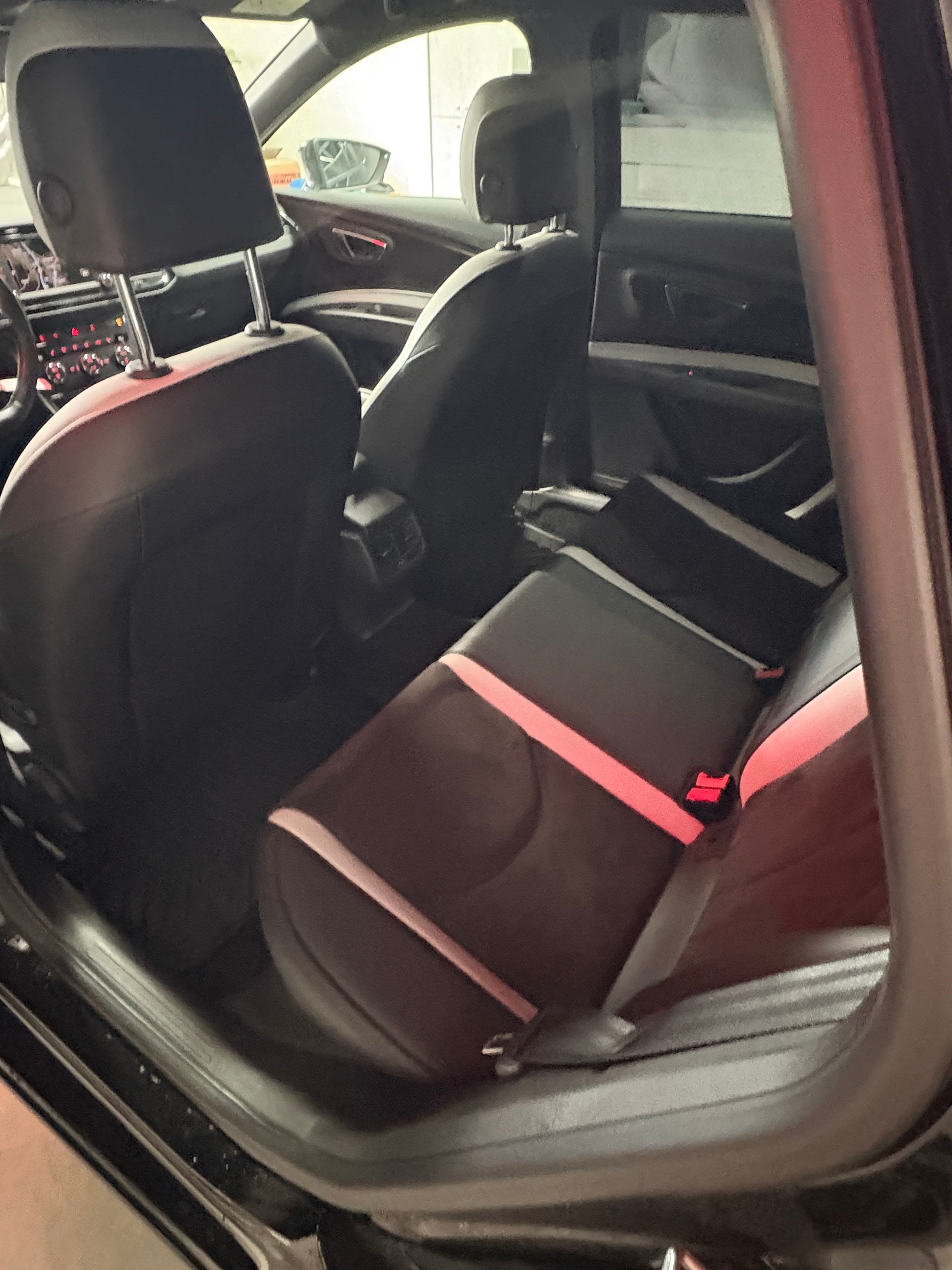 SEAT Leon ST 2.0 TSI Cupra 280 DSG-image-9