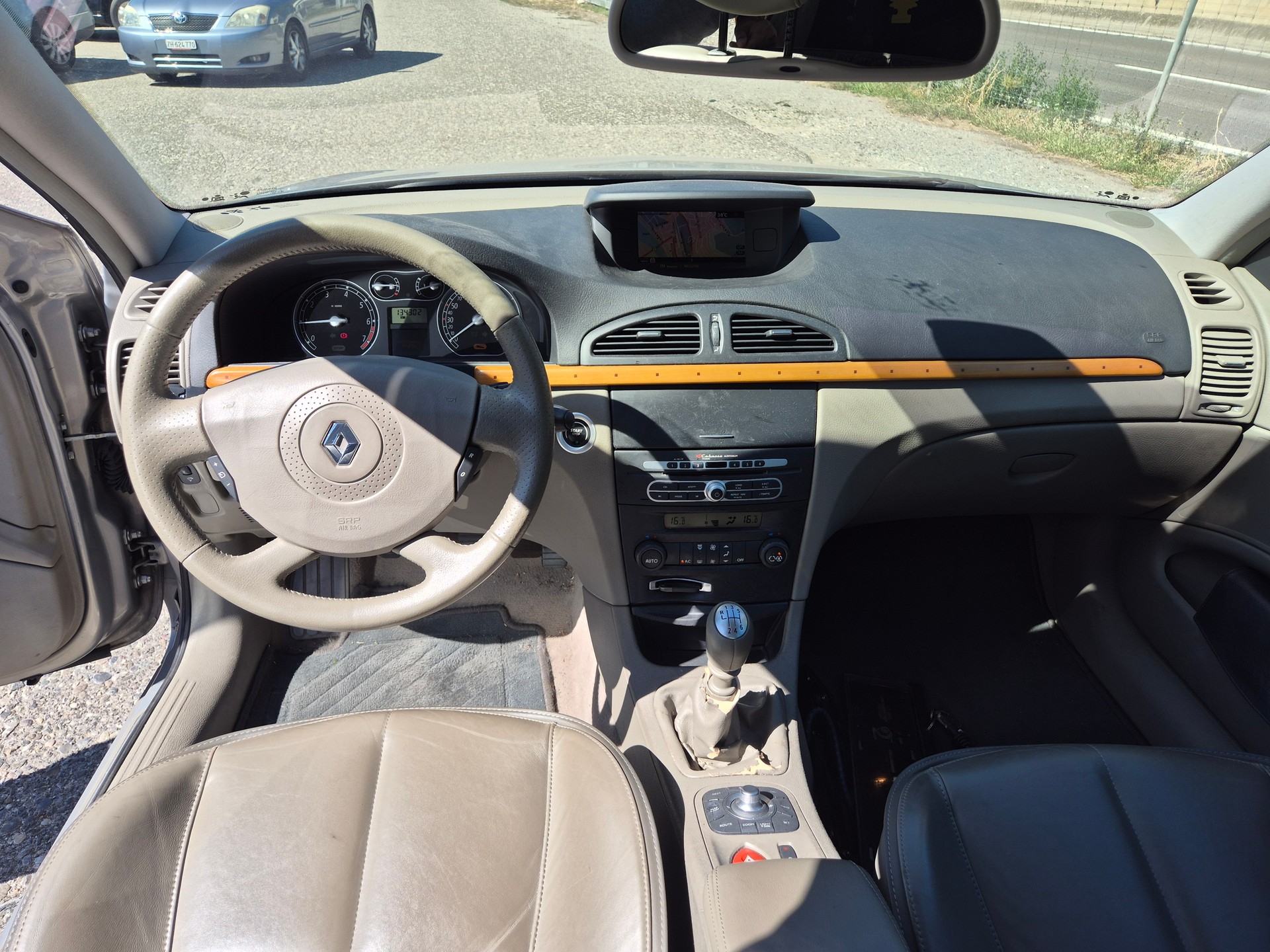 RENAULT Laguna 2.0 16V T Privilège-image-9