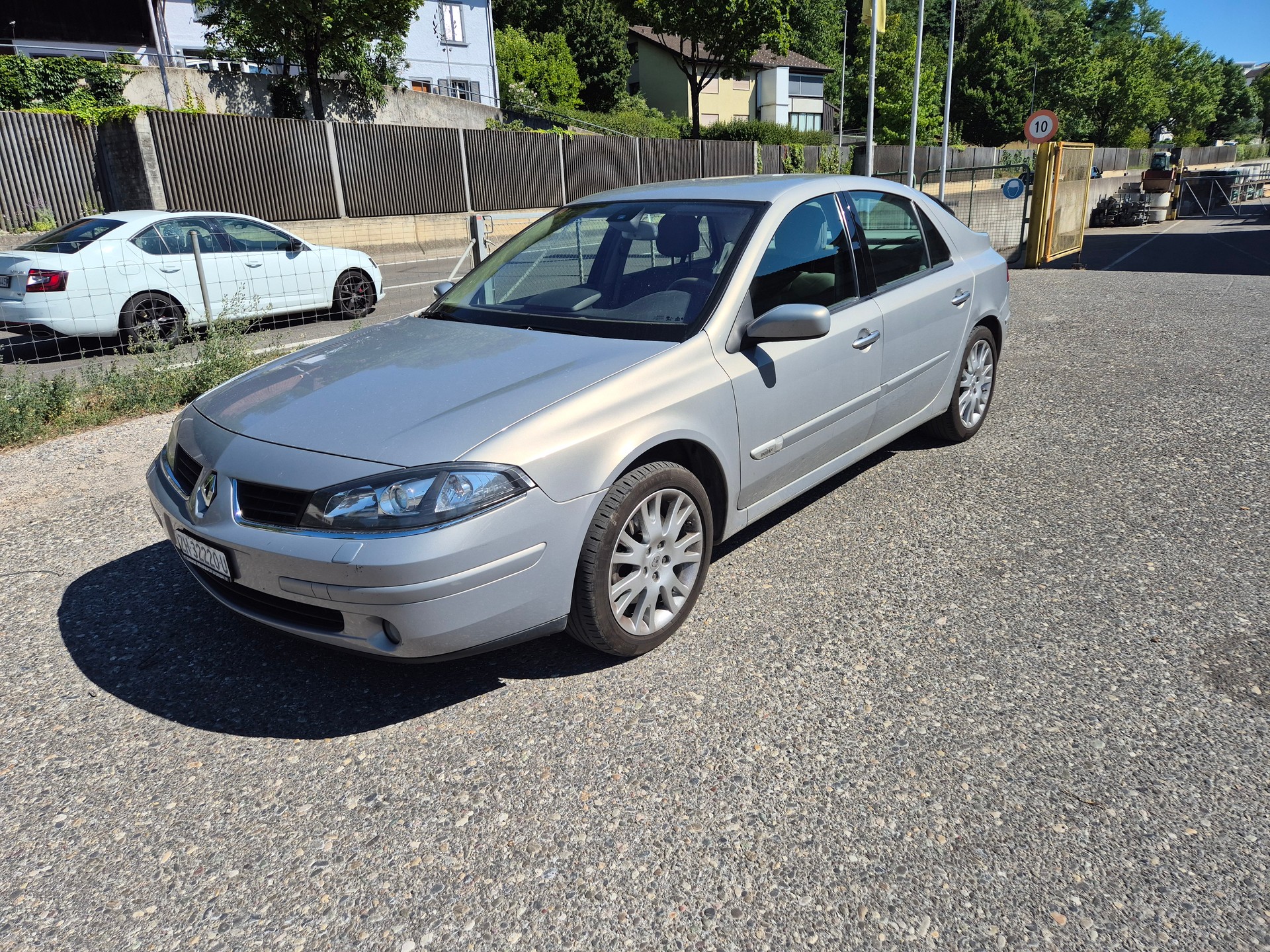 RENAULT Laguna 2.0 16V T Privilège-image-2