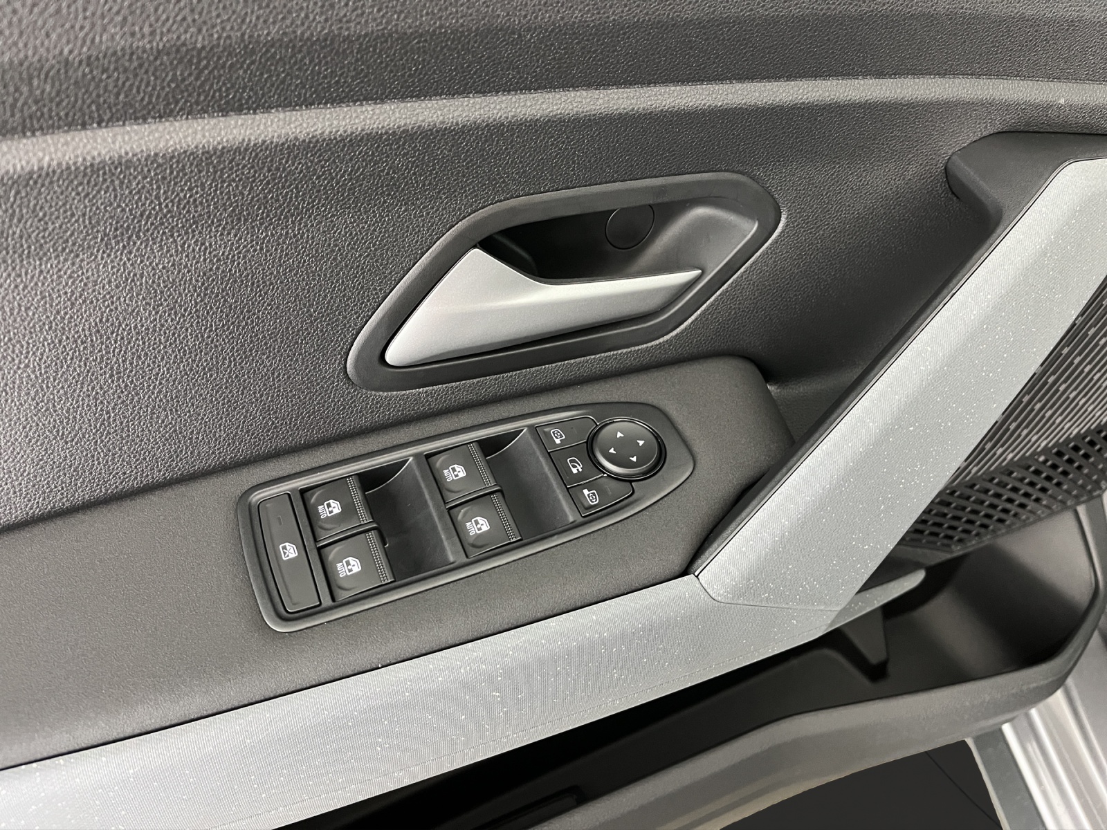 DACIA Bigster 1.2 Hybrid Journey 4WD-image-12