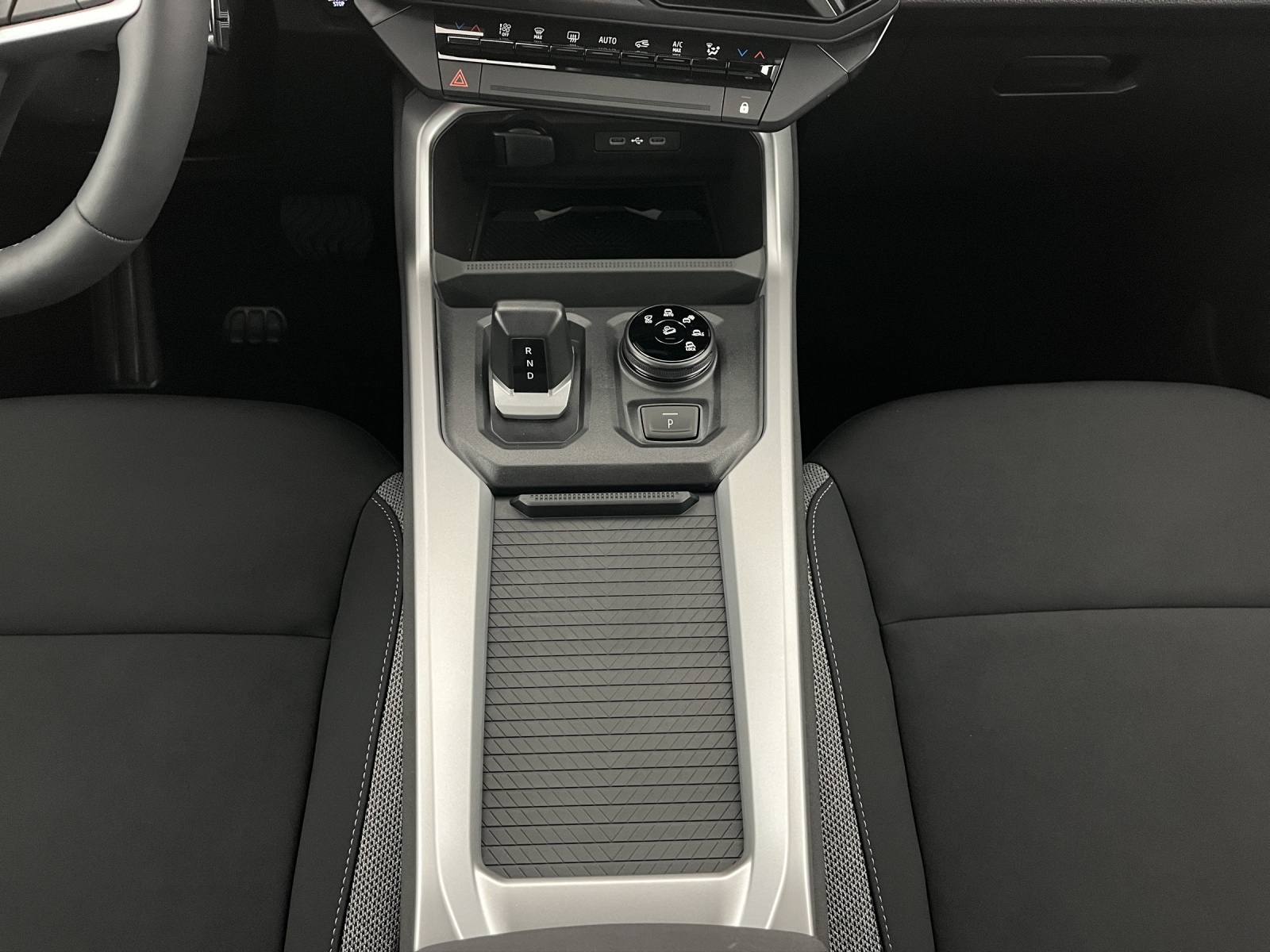 DACIA Bigster 1.2 Hybrid Journey 4WD-image-13