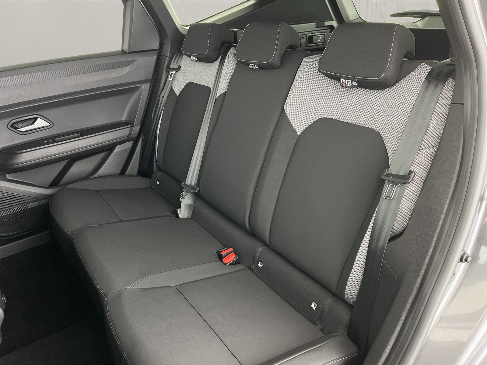 DACIA Bigster 1.2 Hybrid Journey 4WD-image-16