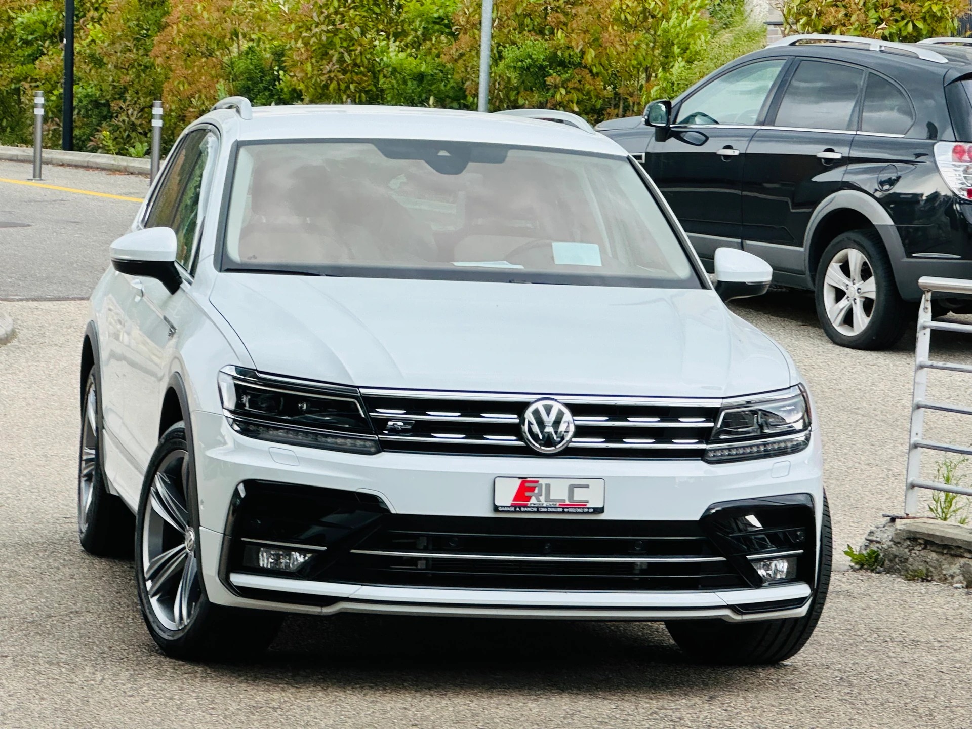 VW Tiguan 2.0TSI Highline 4Motion DSG-showroom-element-1