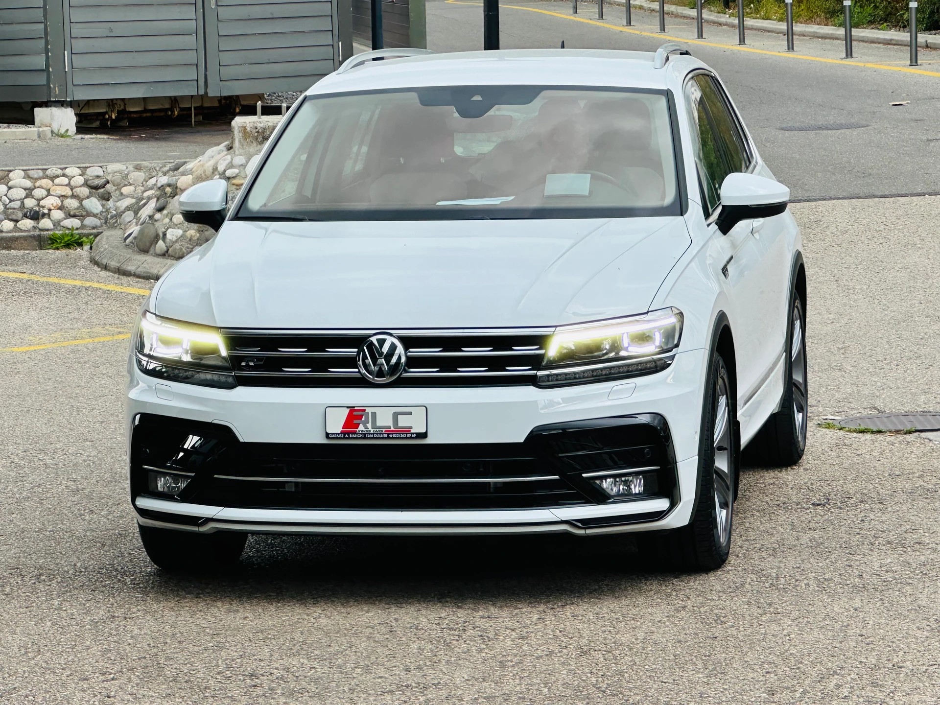 VW Tiguan 2.0TSI Highline 4Motion DSG-showroom-element-3