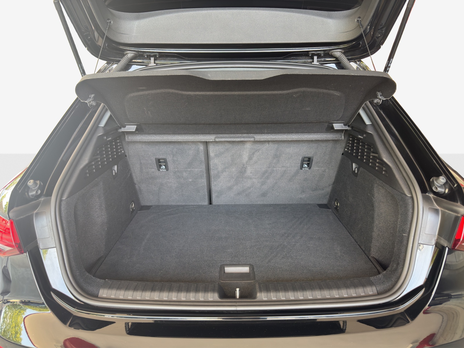 AUDI A3 Sportback 35 TFSI Attraction S-tronic-image-12