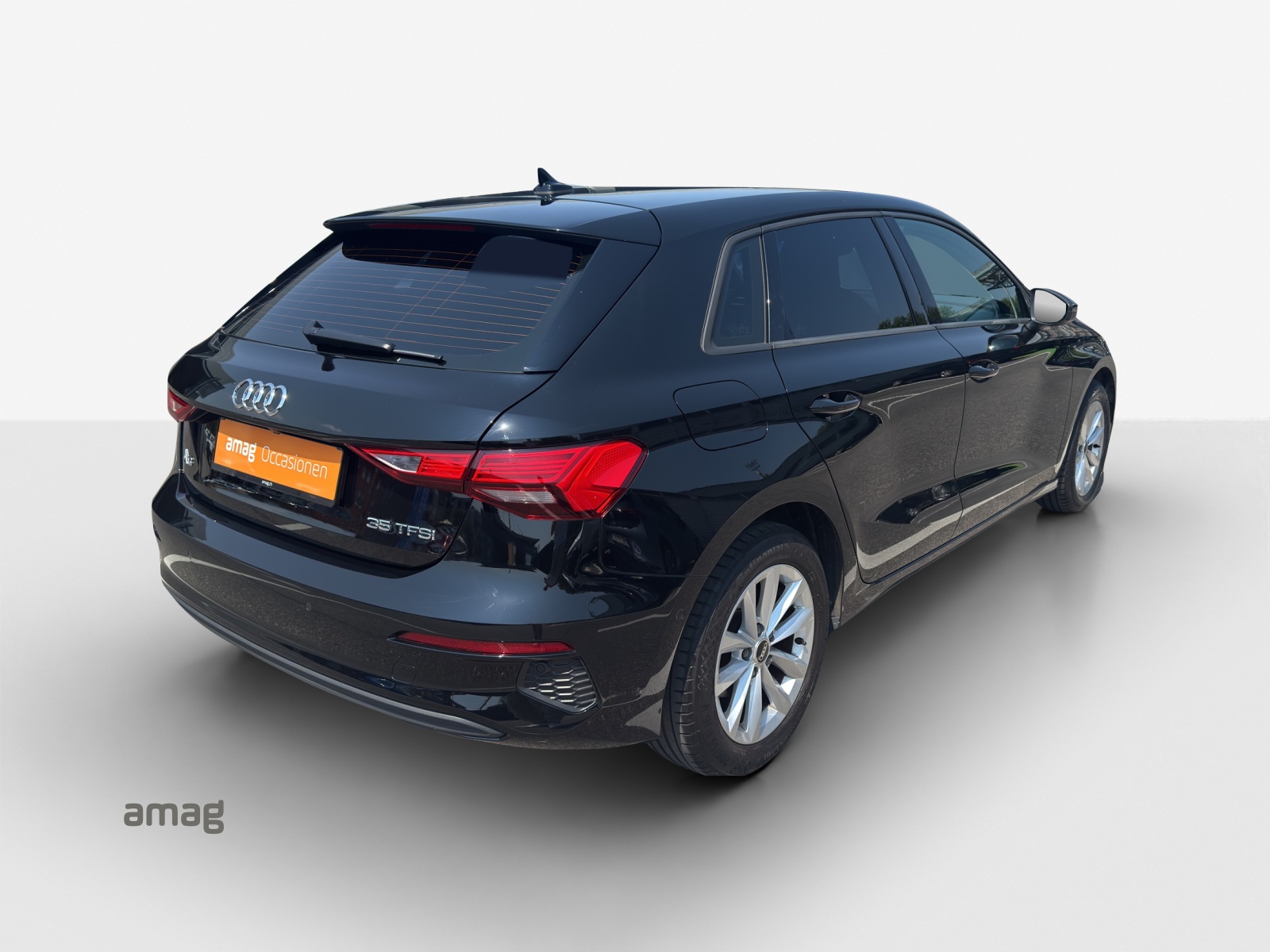 AUDI A3 Sportback 35 TFSI Attraction S-tronic-image-4