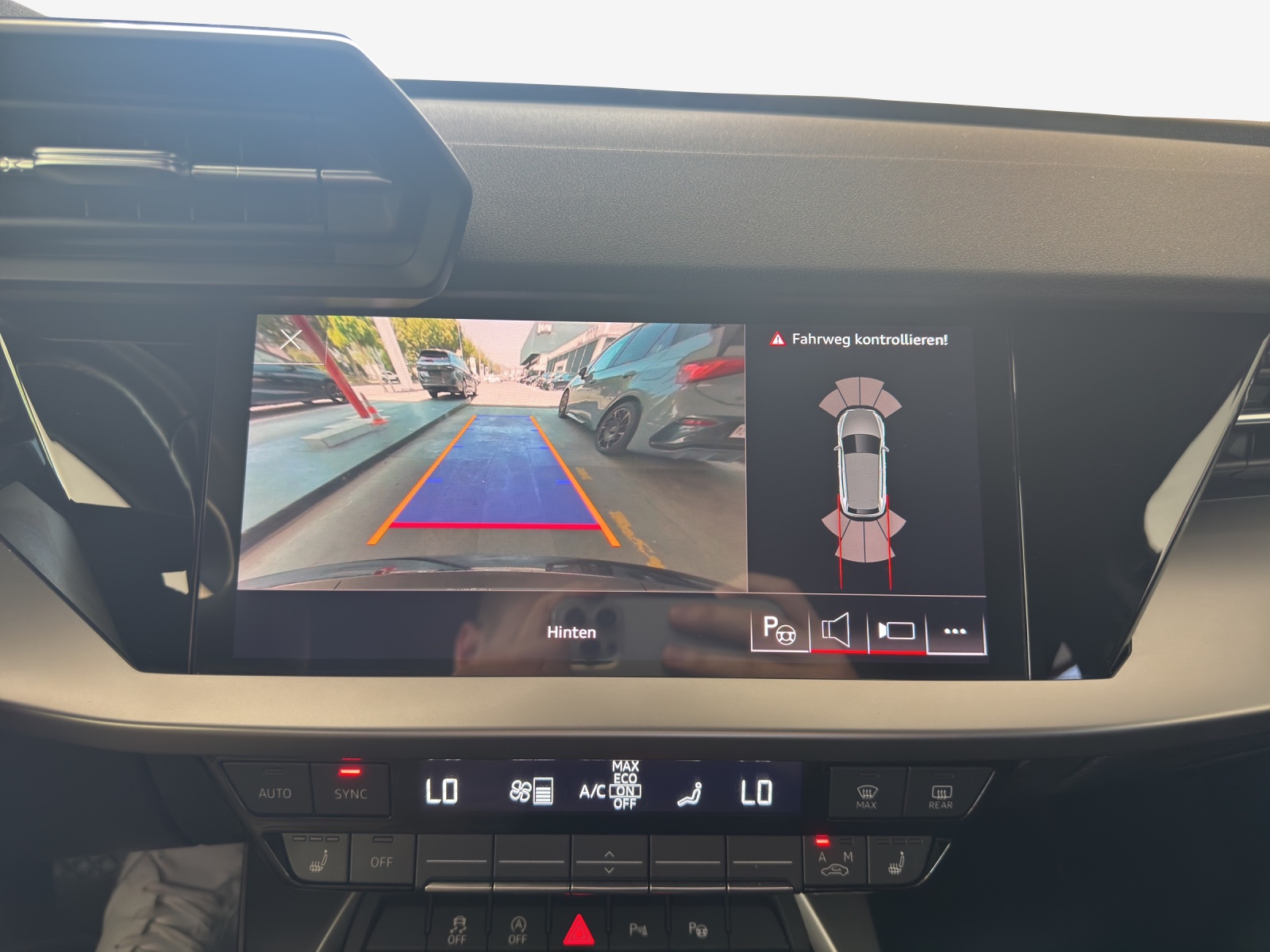AUDI A3 Sportback 35 TFSI Attraction S-tronic-image-14