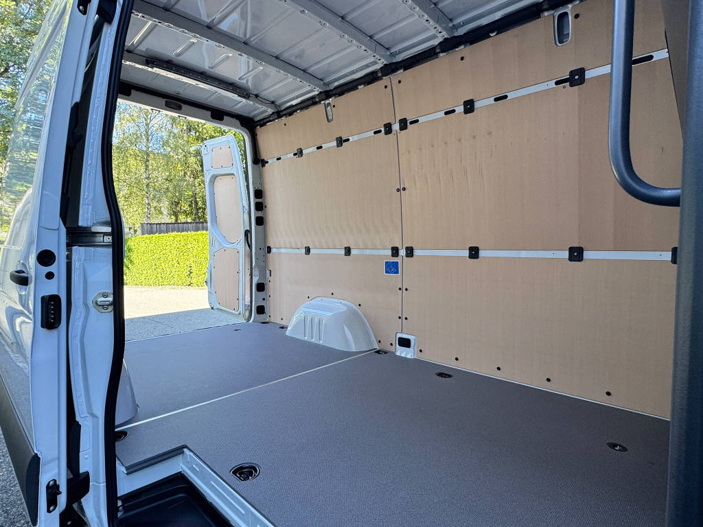 MERCEDES-BENZ Sprinter 319 CDI 4x4 Pro Kasten HD 3665 S Worker-image-5