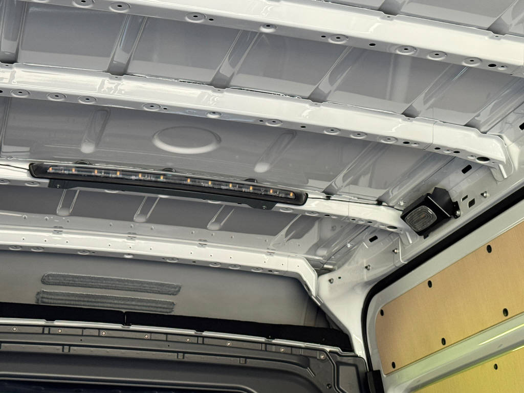 MERCEDES-BENZ Sprinter 319 CDI 4x4 Pro Kasten HD 3665 S Worker-image-6
